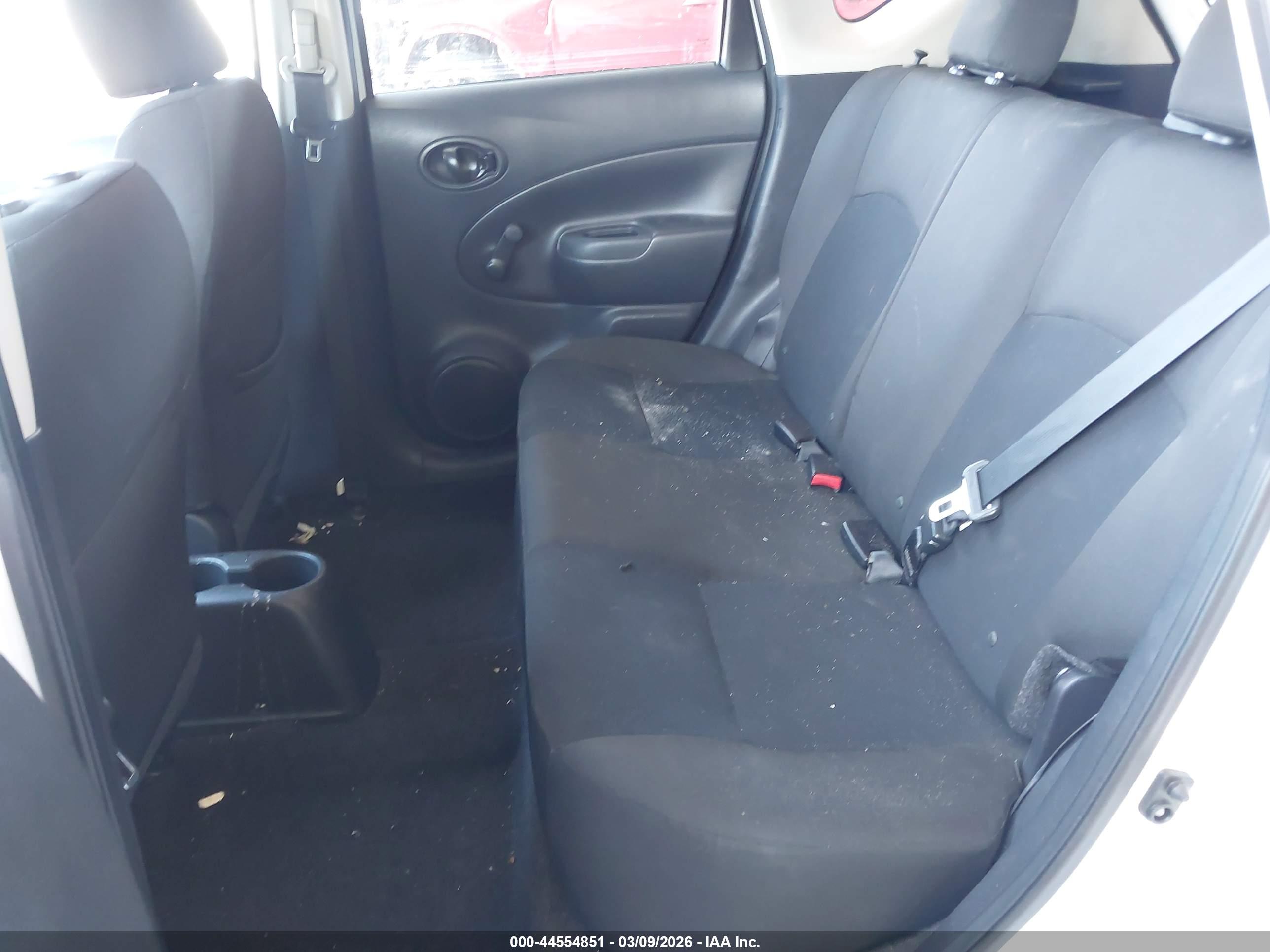 NISSAN VERSA image 8