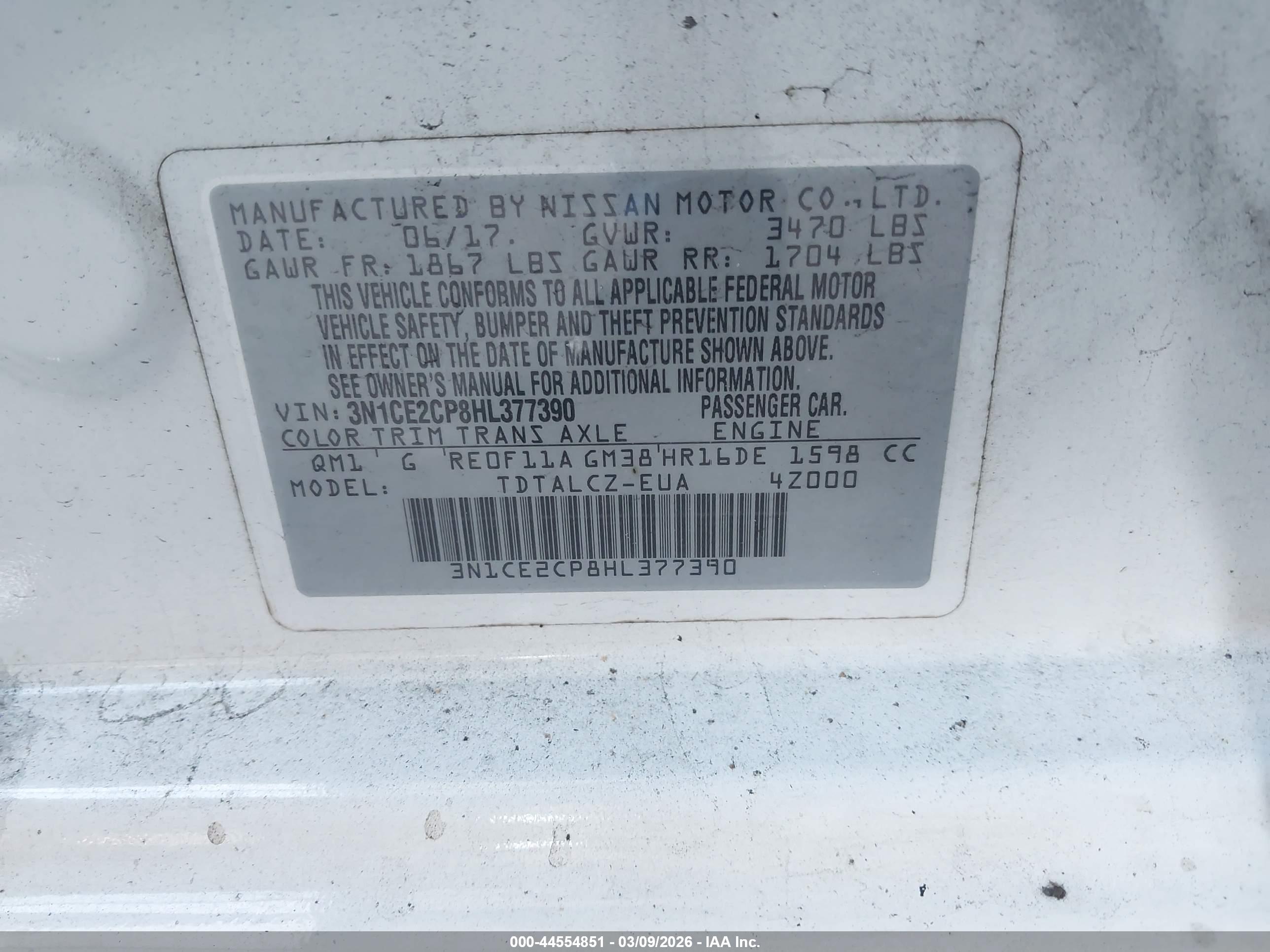 NISSAN VERSA image 9