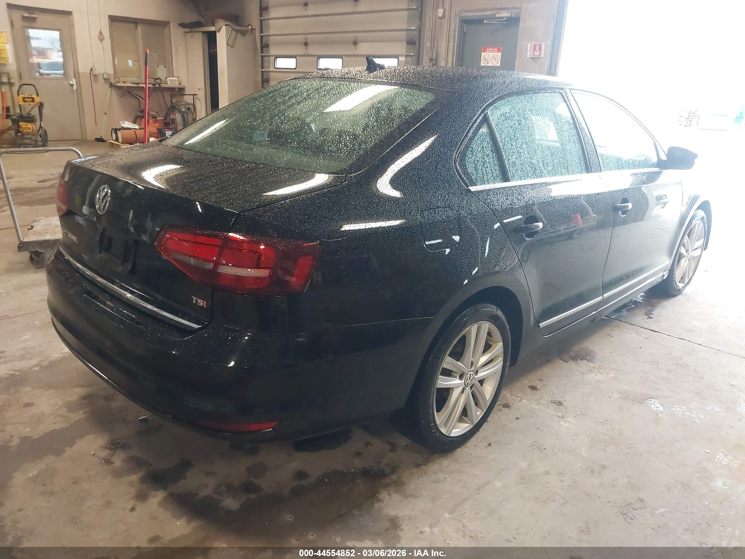 VOLKSWAGEN JETTA image 4