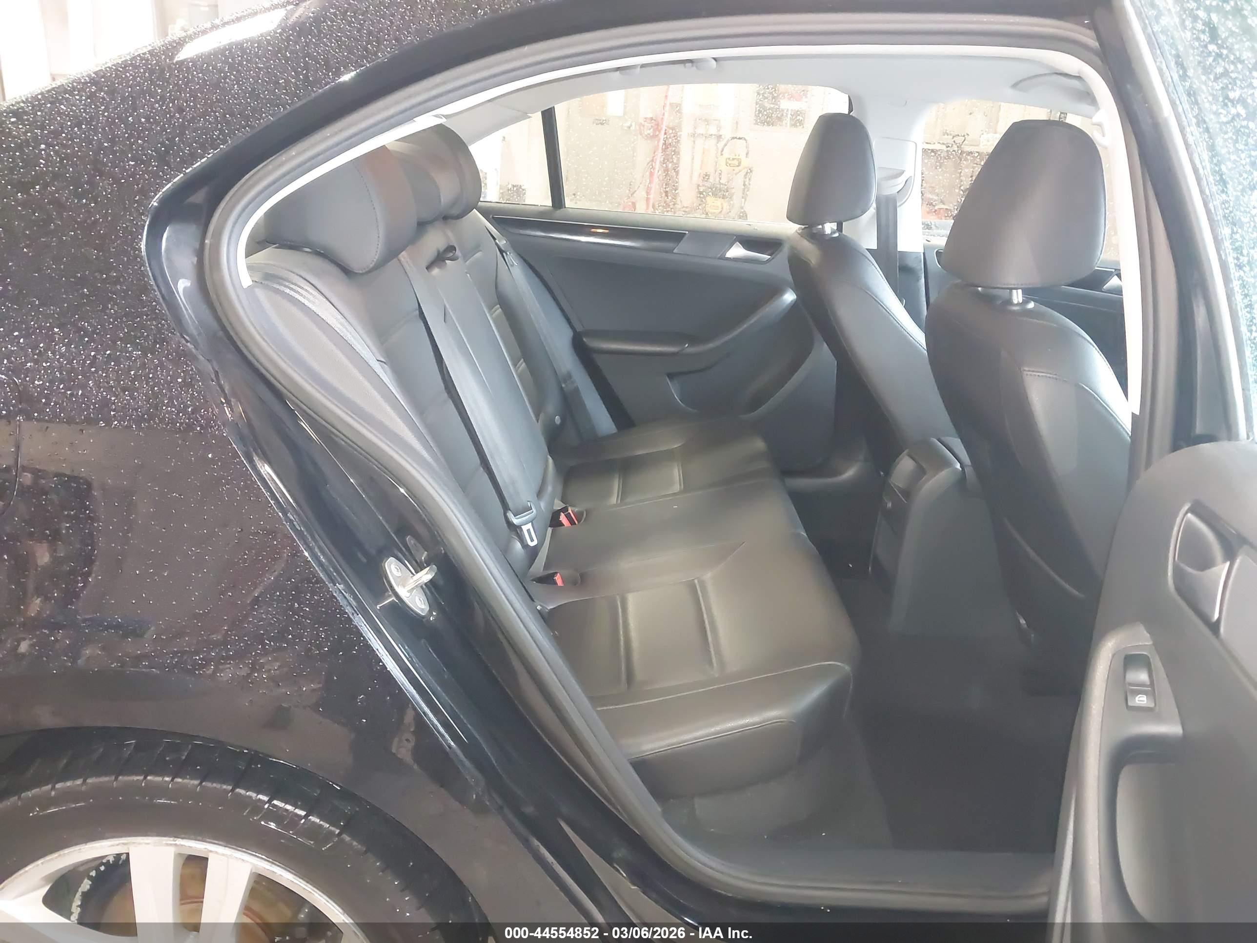 VOLKSWAGEN JETTA image 8