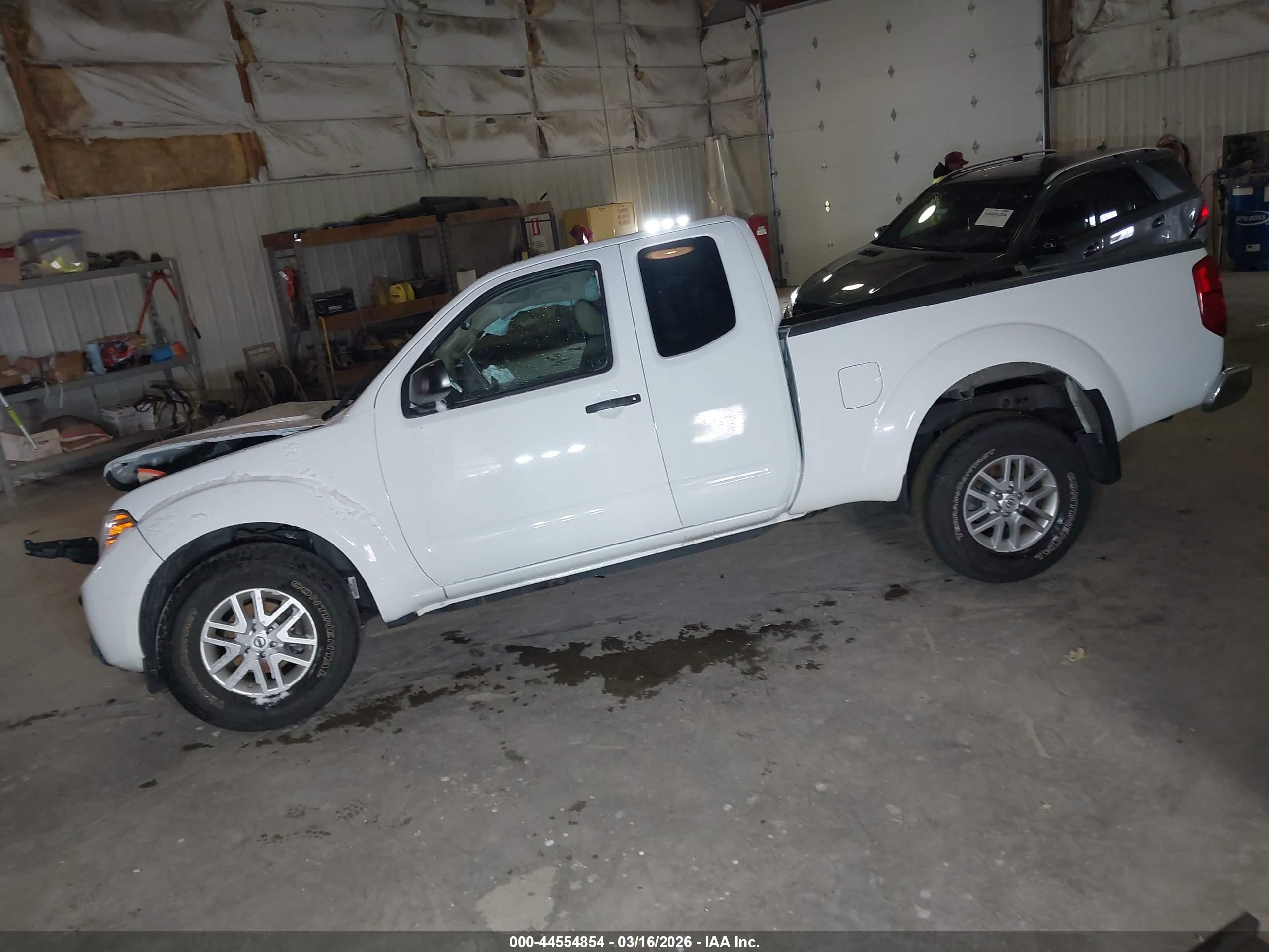 NISSAN FRONTIER image 2