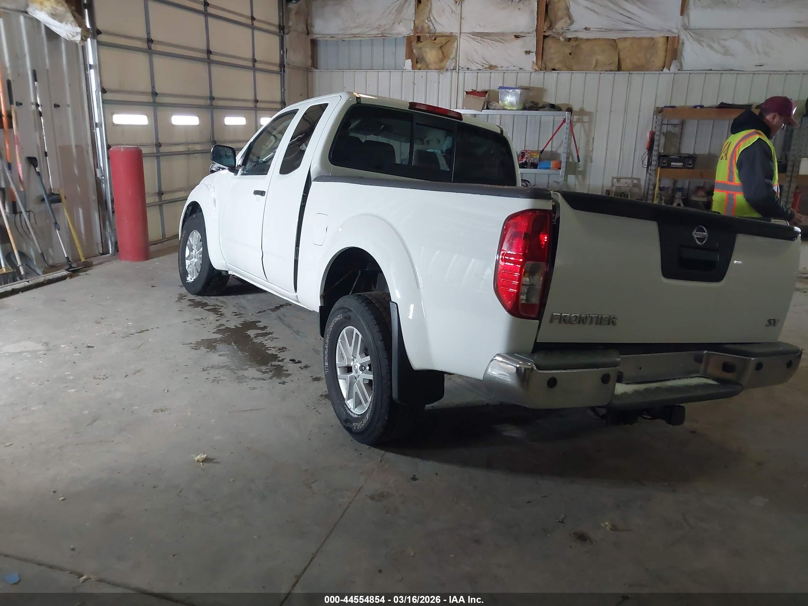 NISSAN FRONTIER image 3