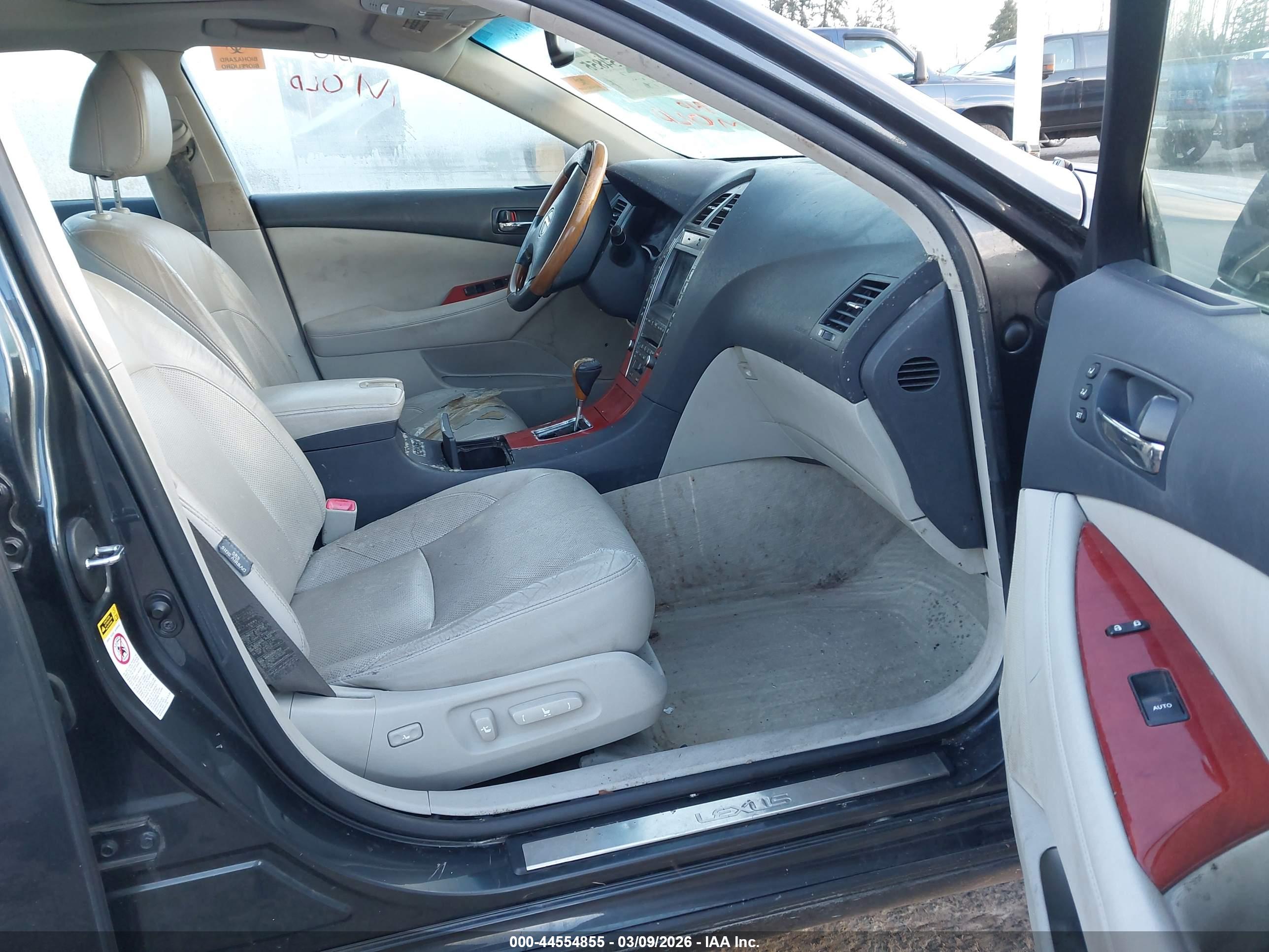 LEXUS ES image 5
