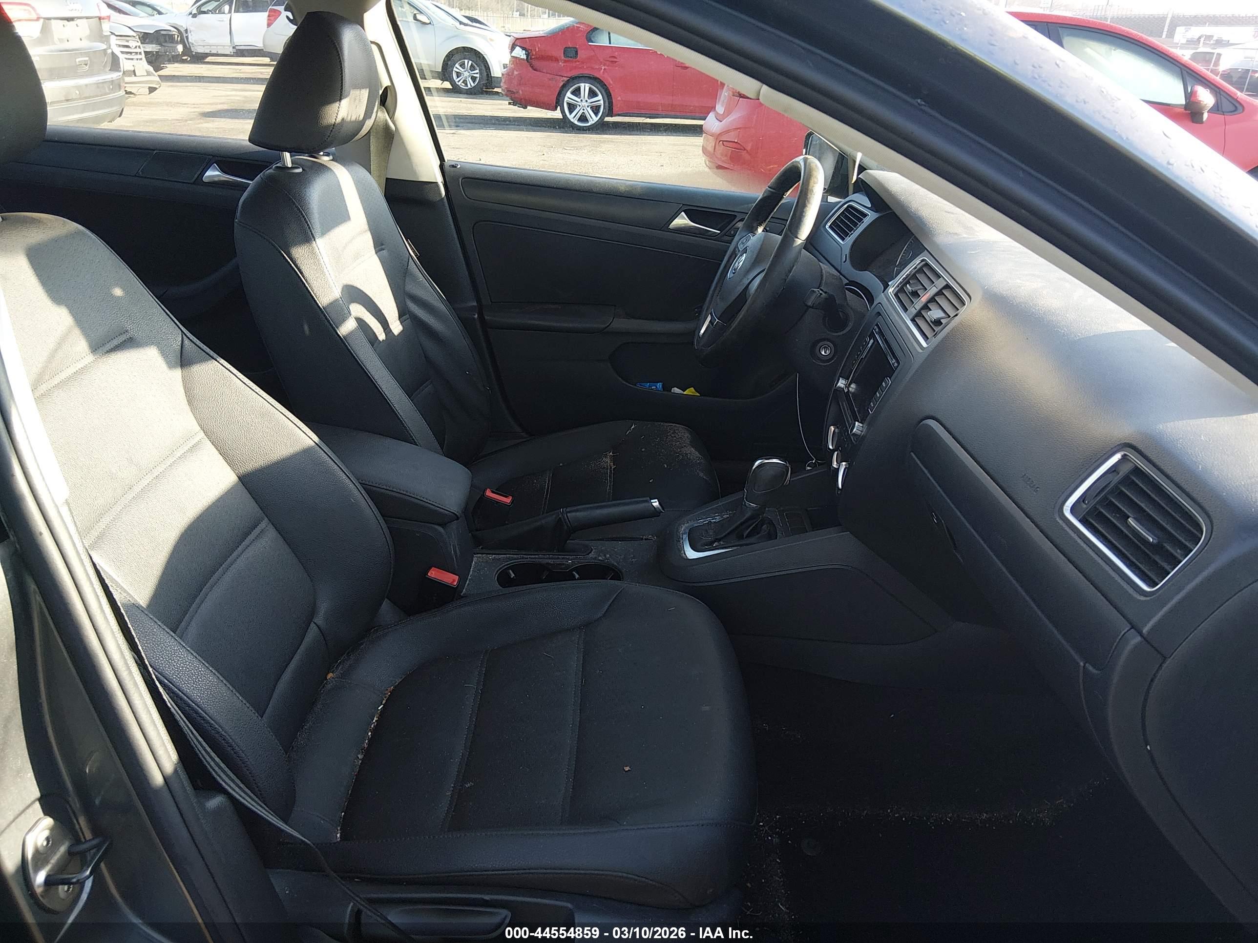 VOLKSWAGEN JETTA image 5