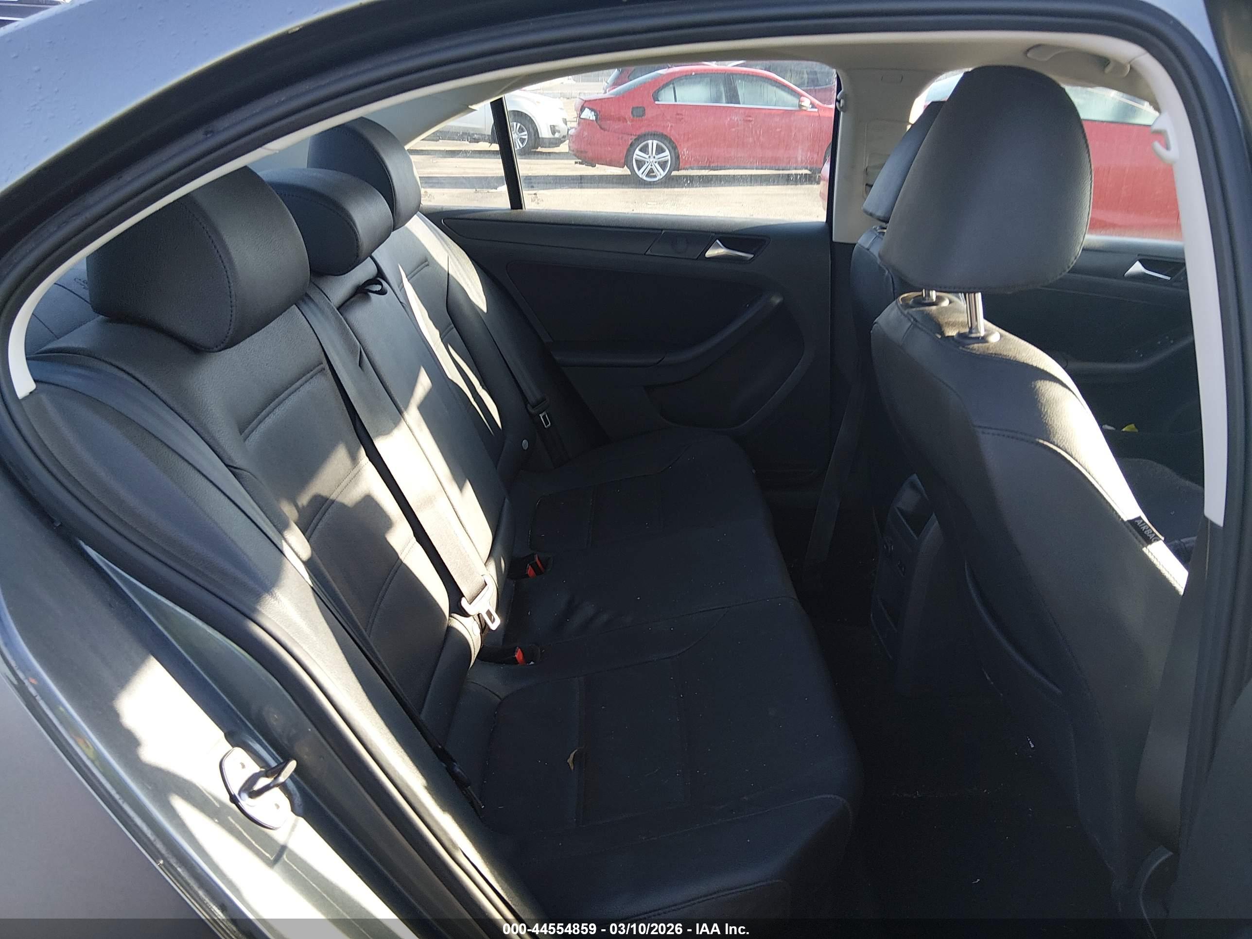 VOLKSWAGEN JETTA image 8