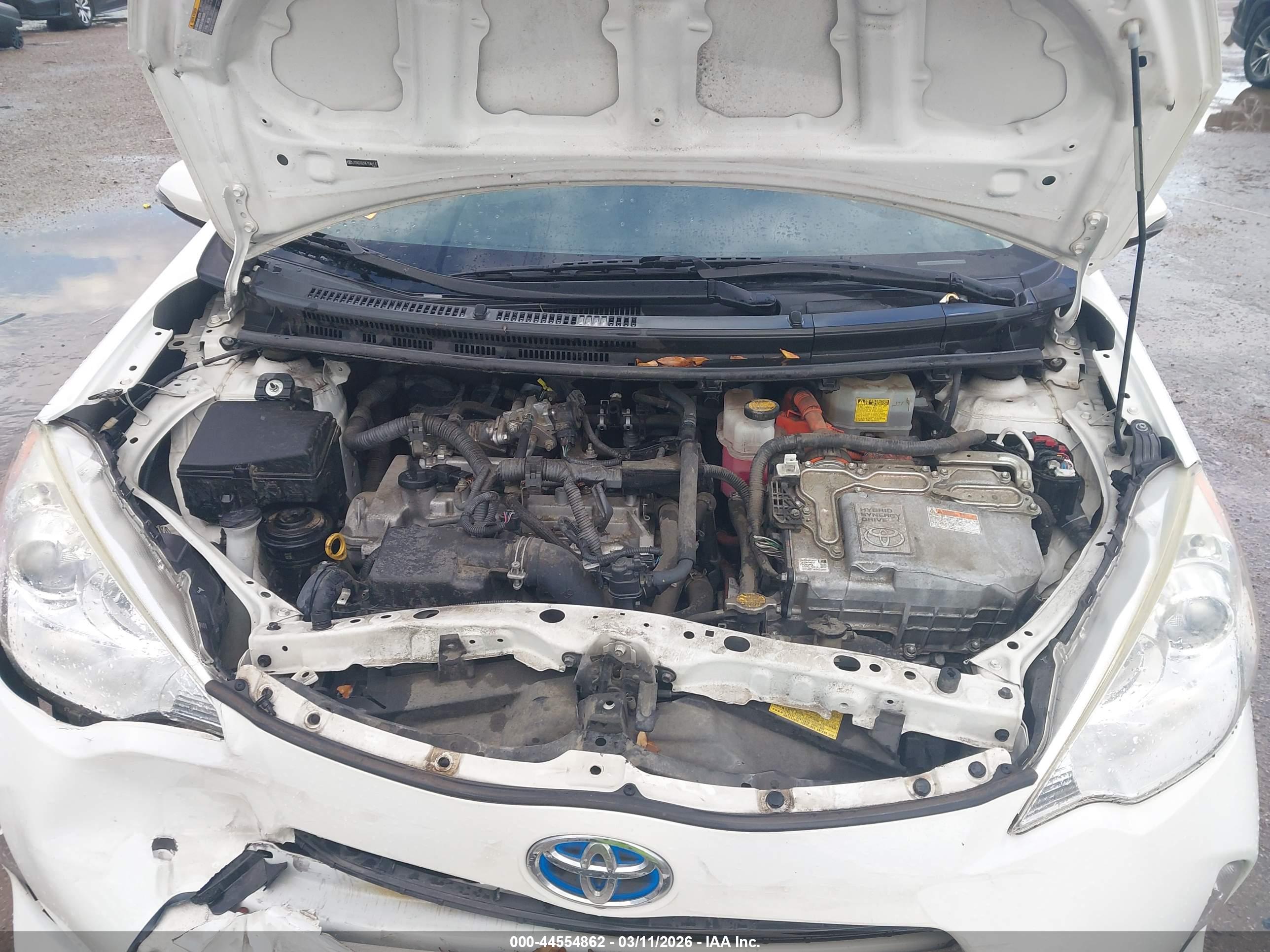 TOYOTA PRIUS image 10
