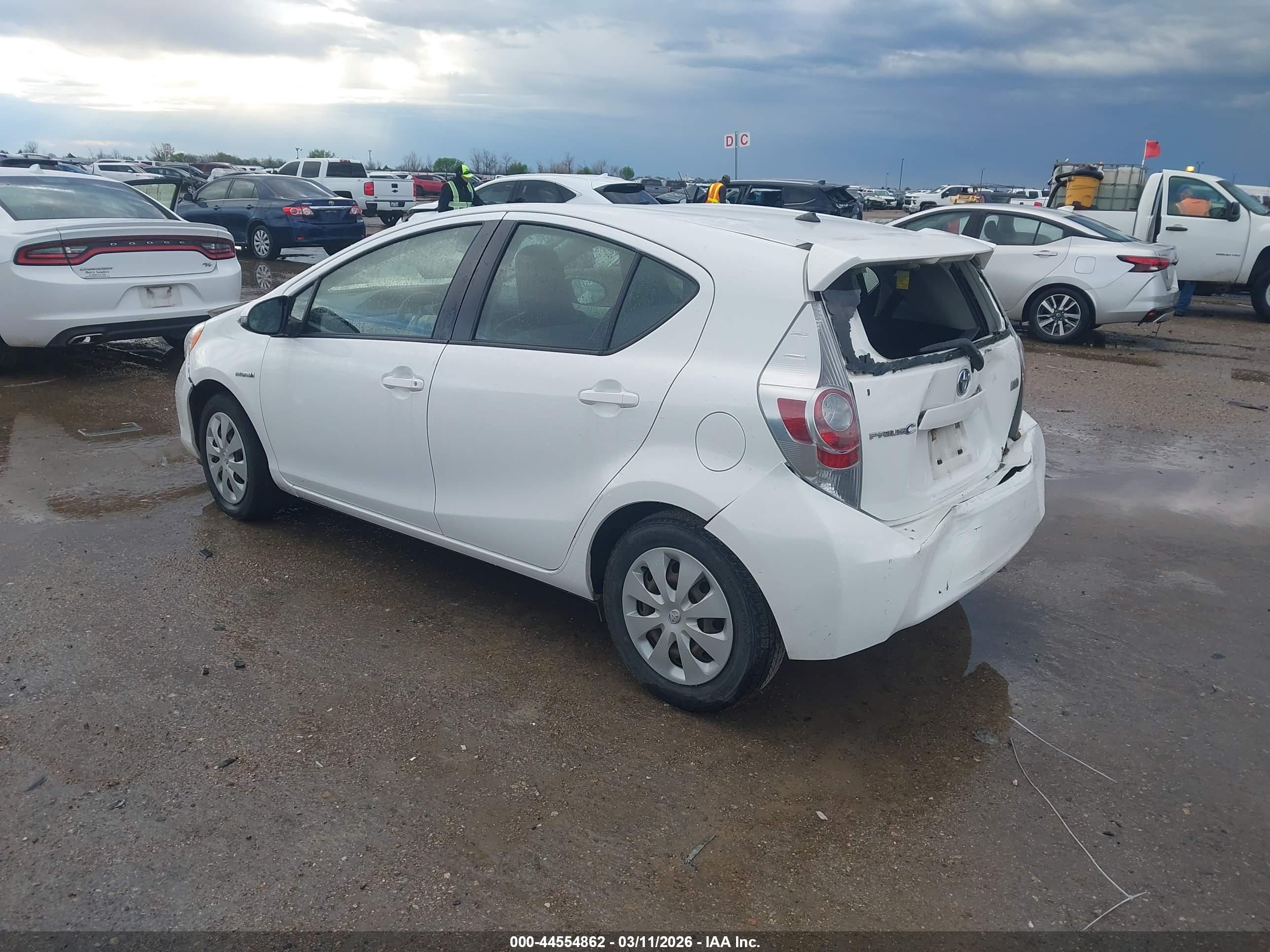 TOYOTA PRIUS image 3