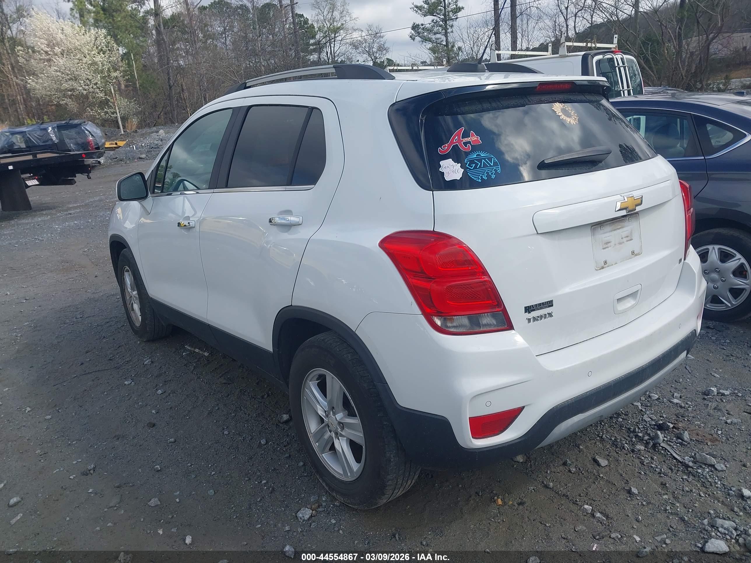CHEVROLET TRAX image 3