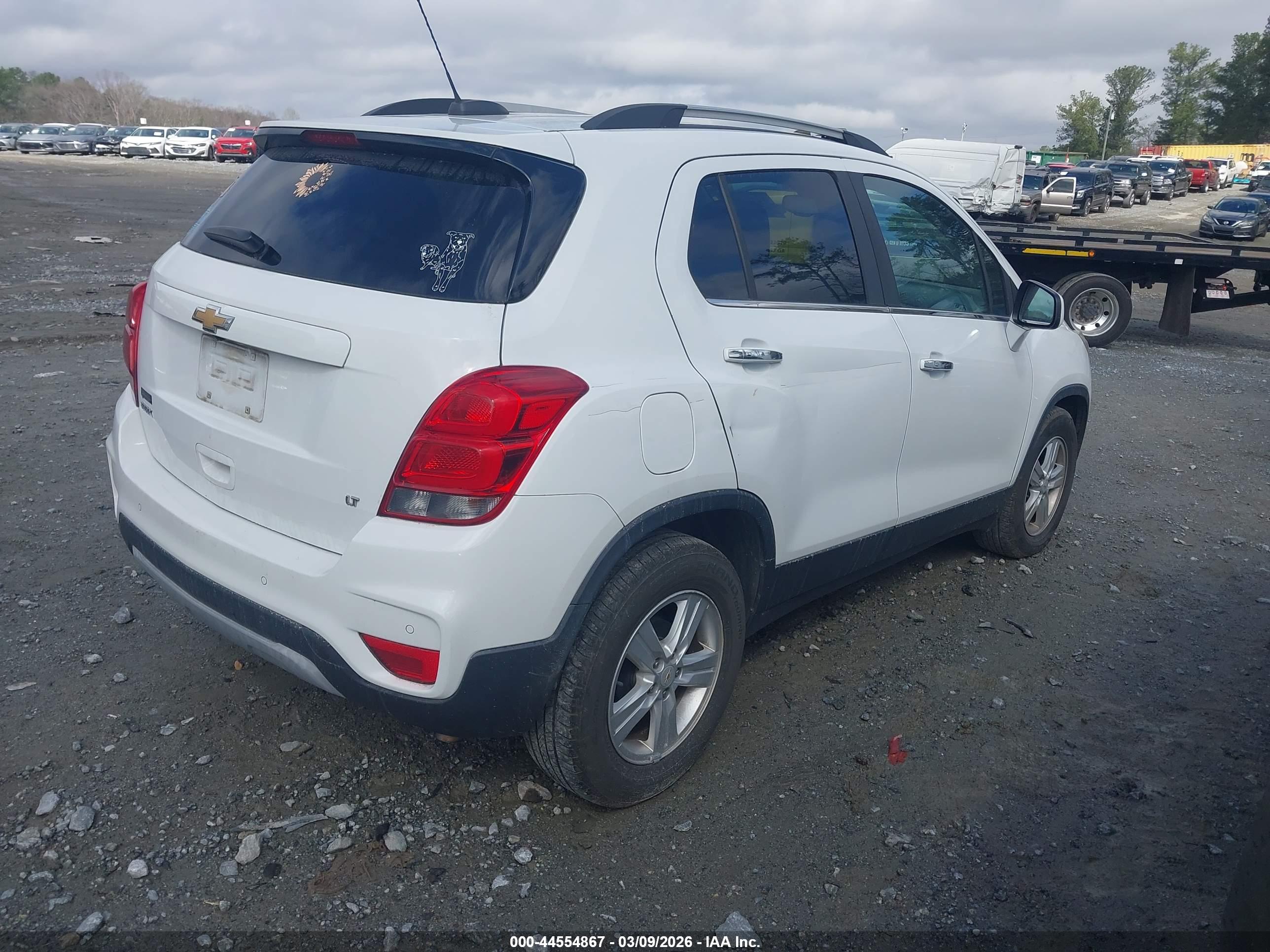 CHEVROLET TRAX image 4