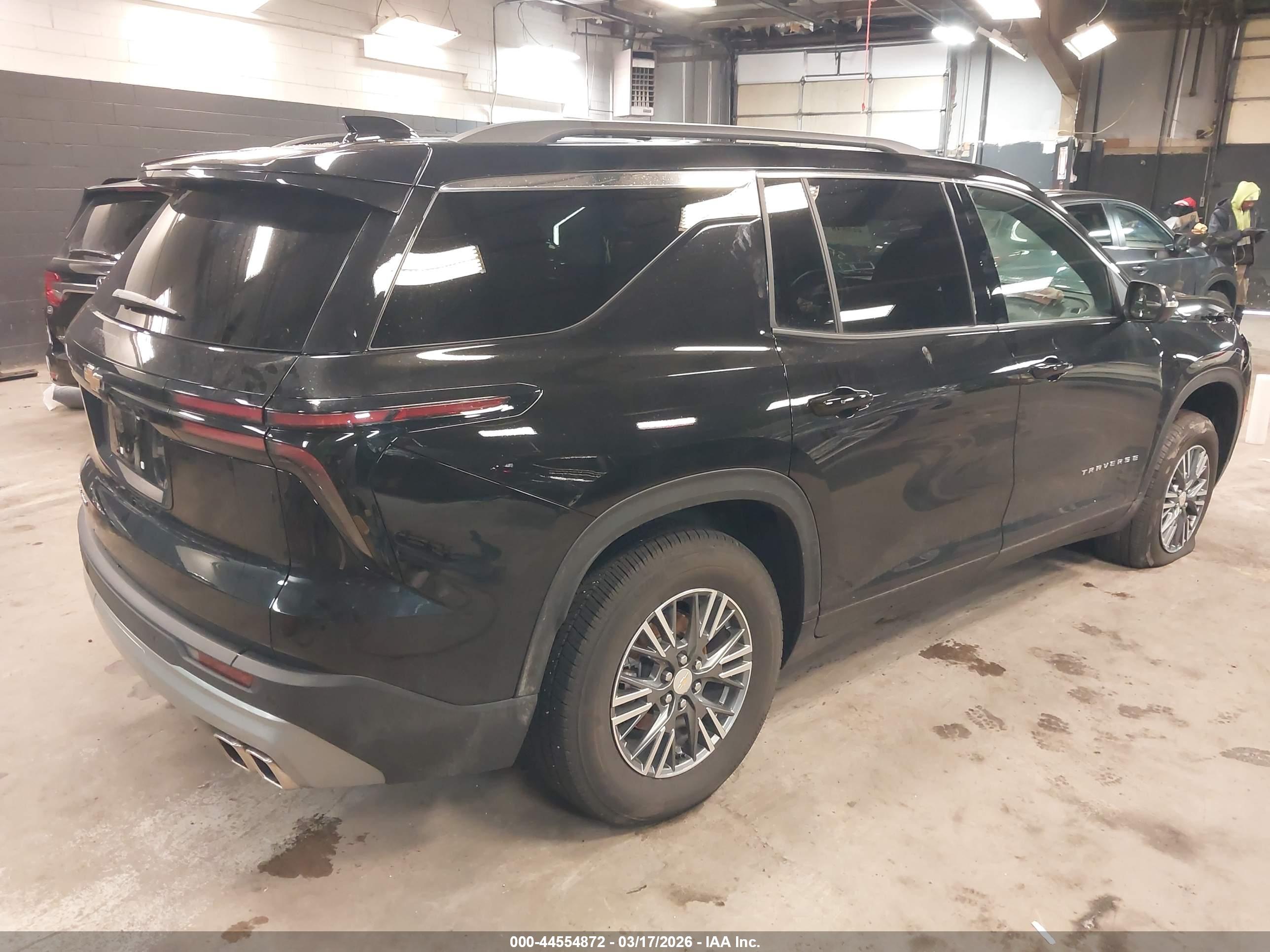 CHEVROLET TRAVERSE image 4