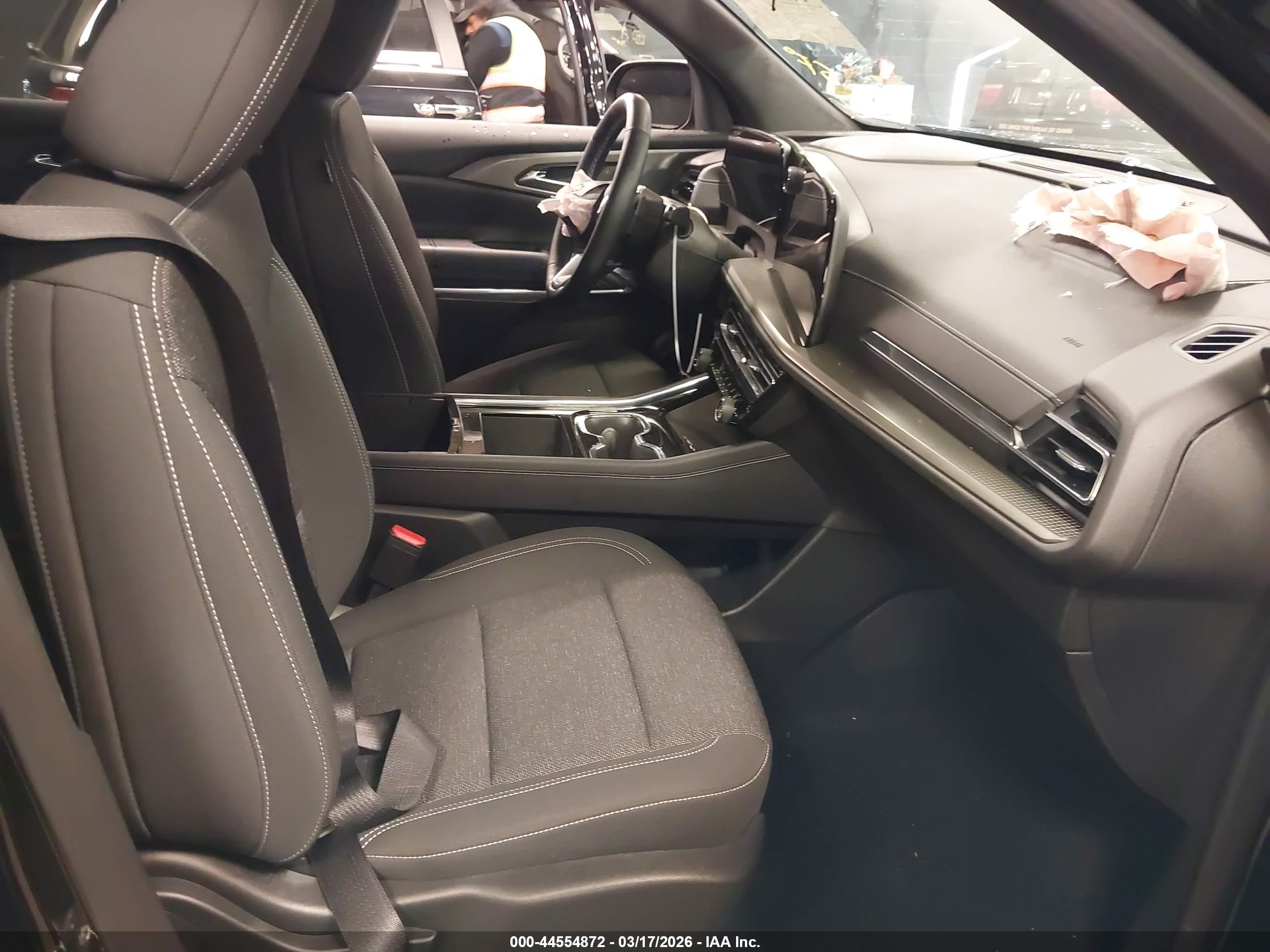 CHEVROLET TRAVERSE image 5