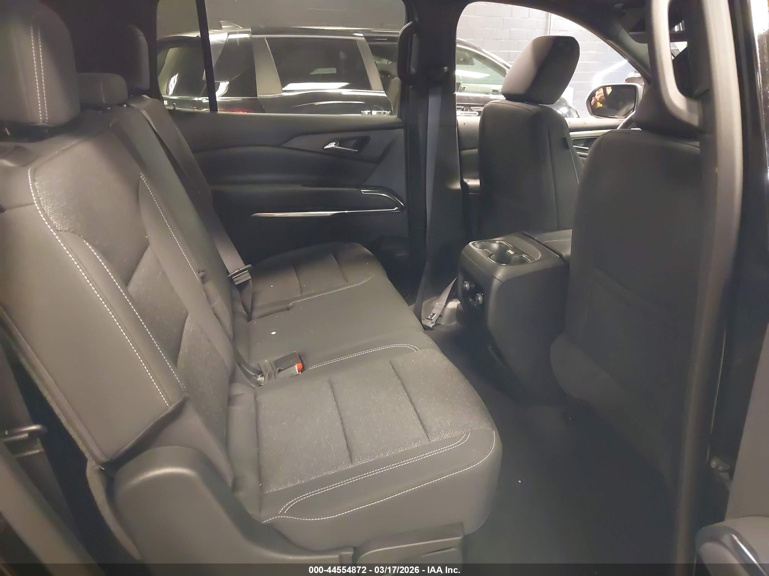 CHEVROLET TRAVERSE image 8