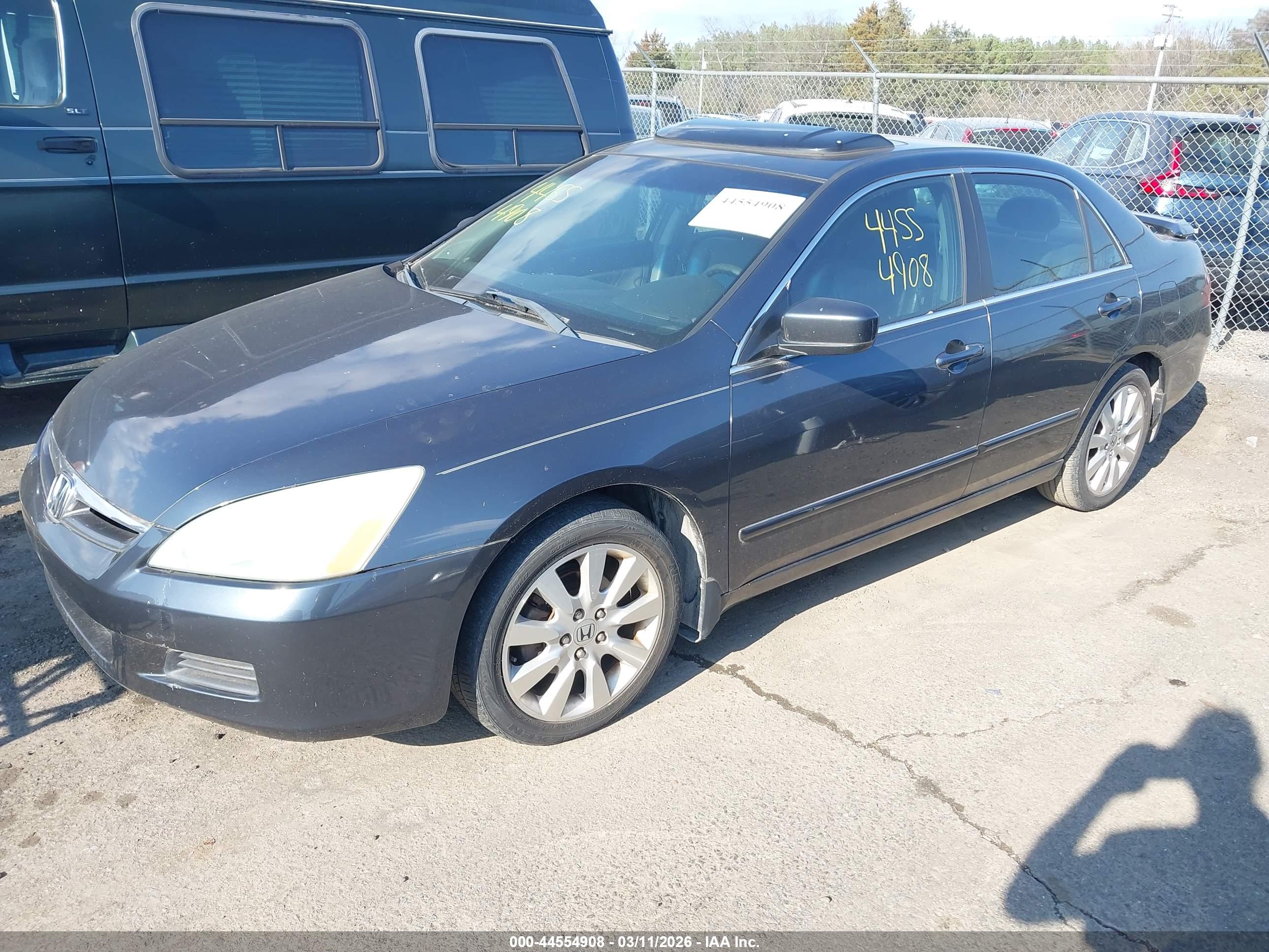 HONDA ACCORD image 2