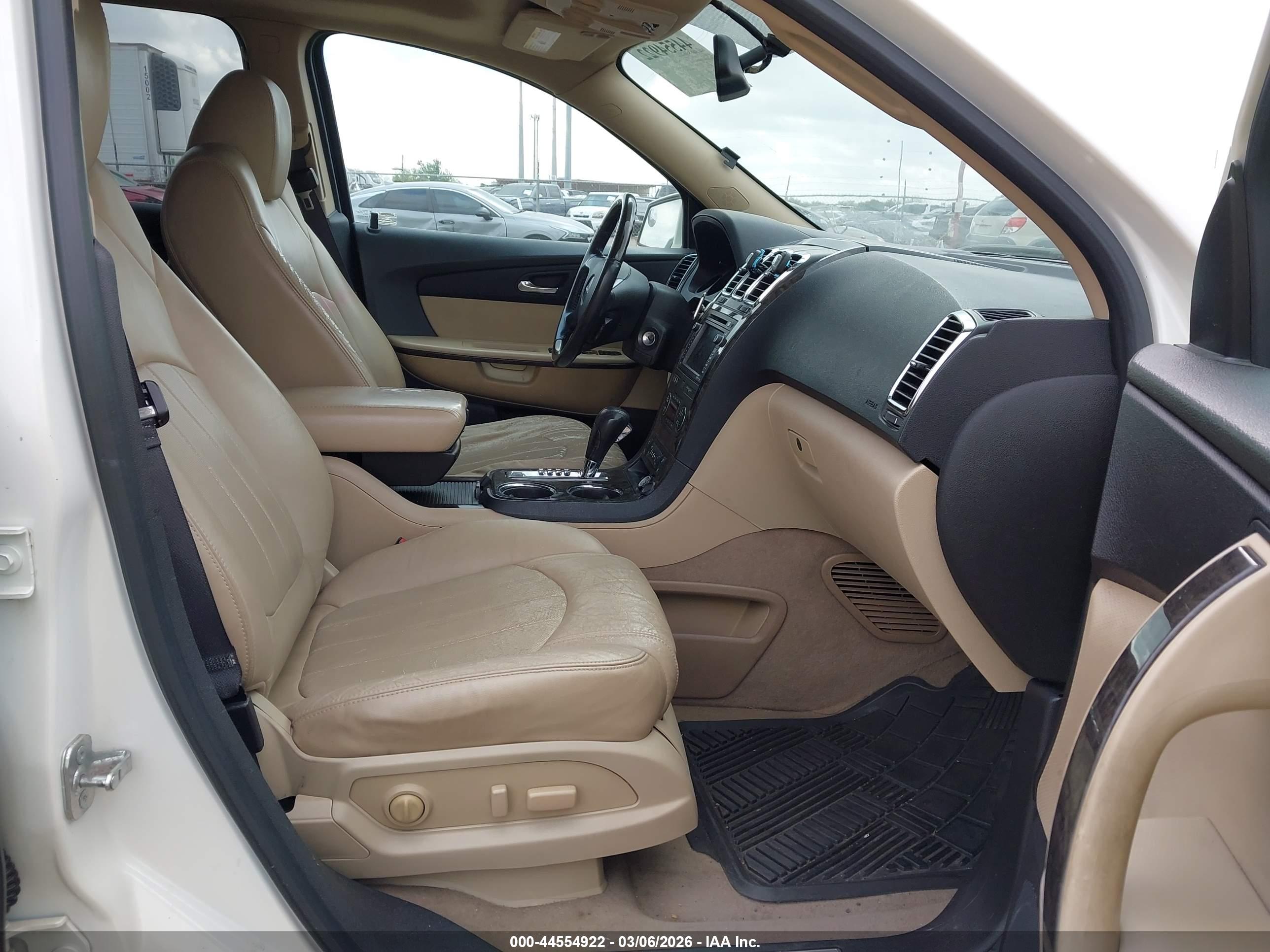 GMC ACADIA image 5