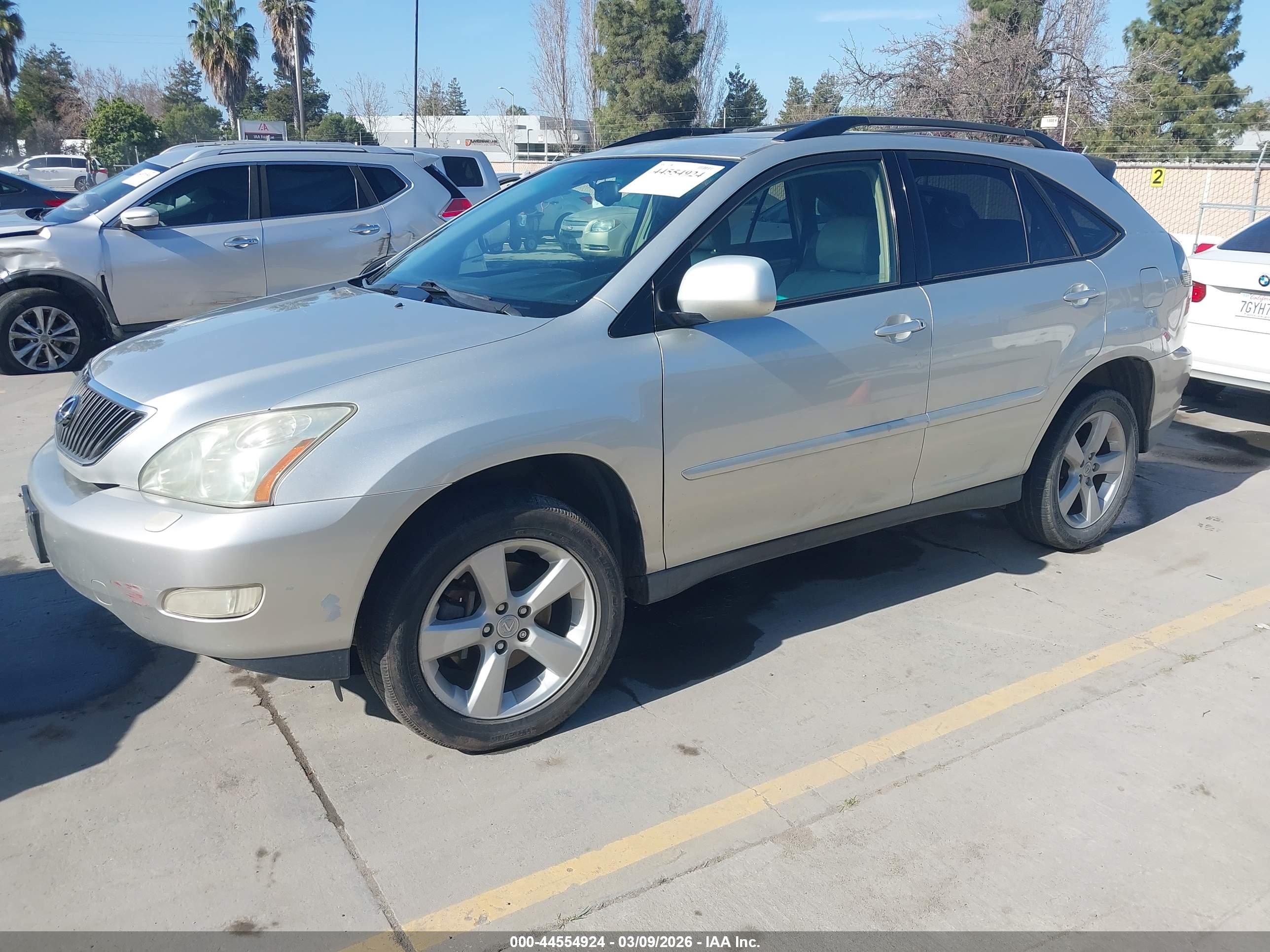 LEXUS RX image 2
