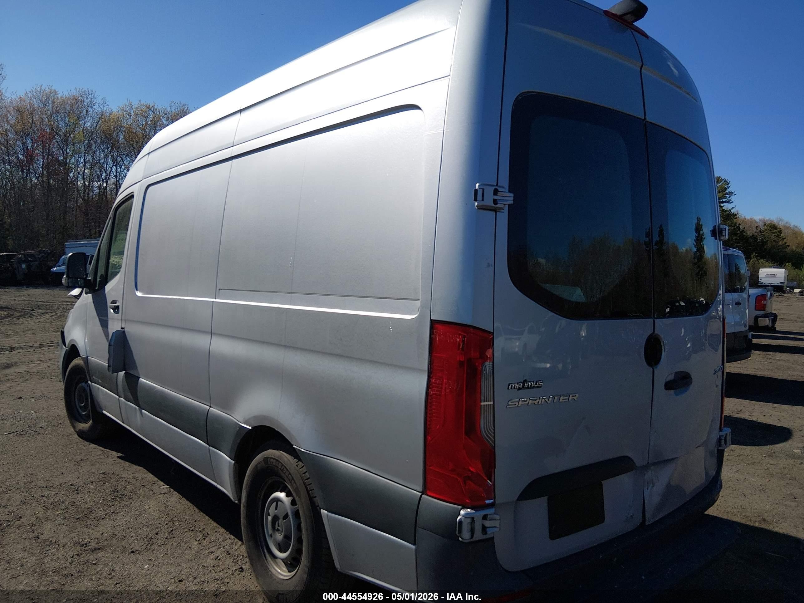 MERCEDES-BENZ SPRINTER image 3