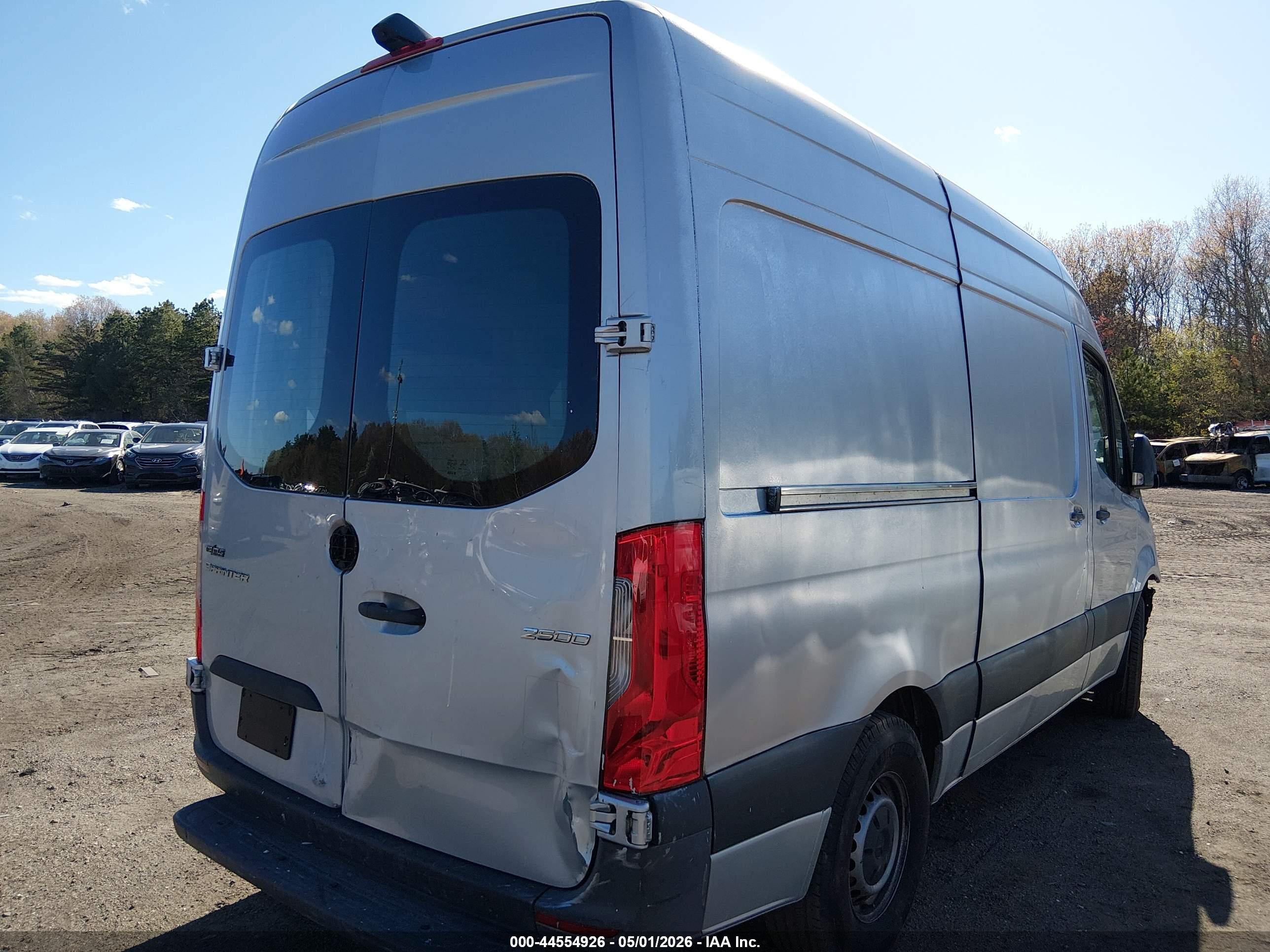 MERCEDES-BENZ SPRINTER image 4