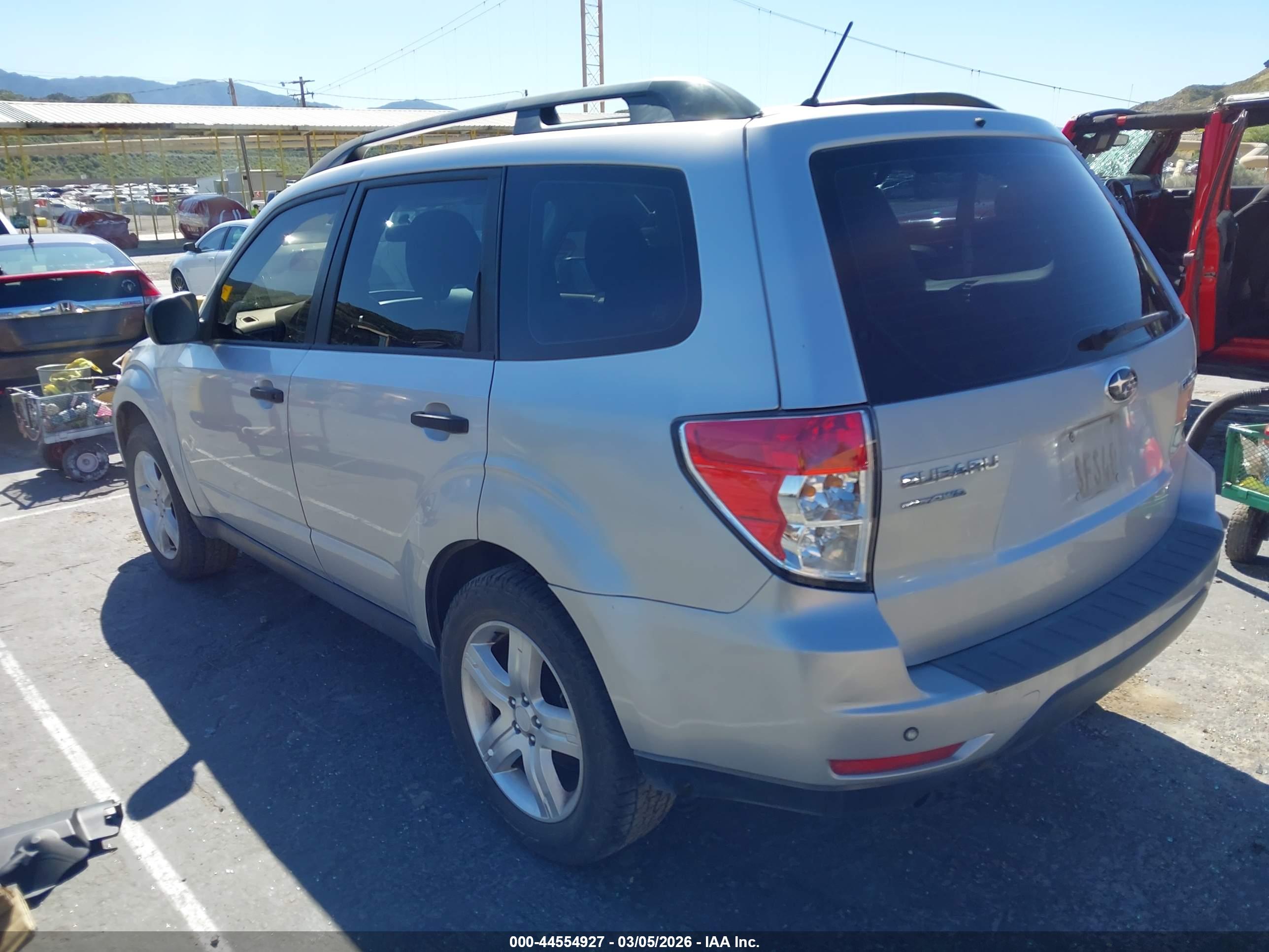 SUBARU FORESTER image 3