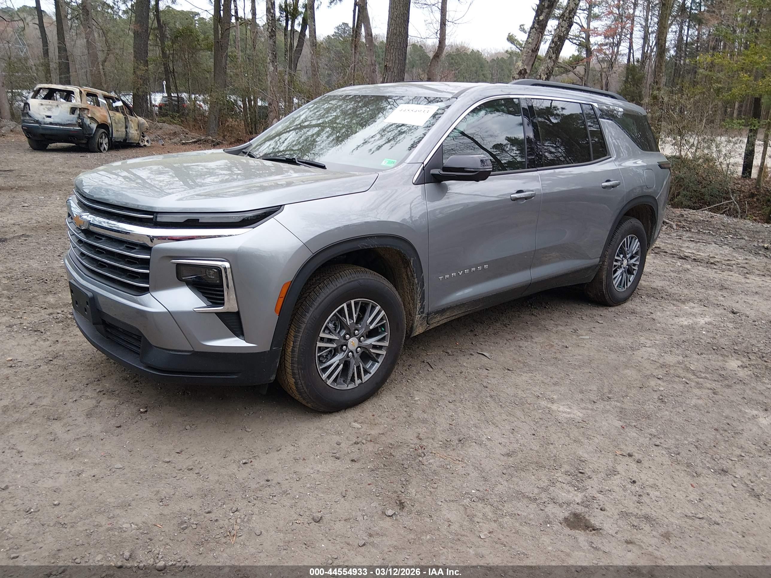 CHEVROLET TRAVERSE image 2