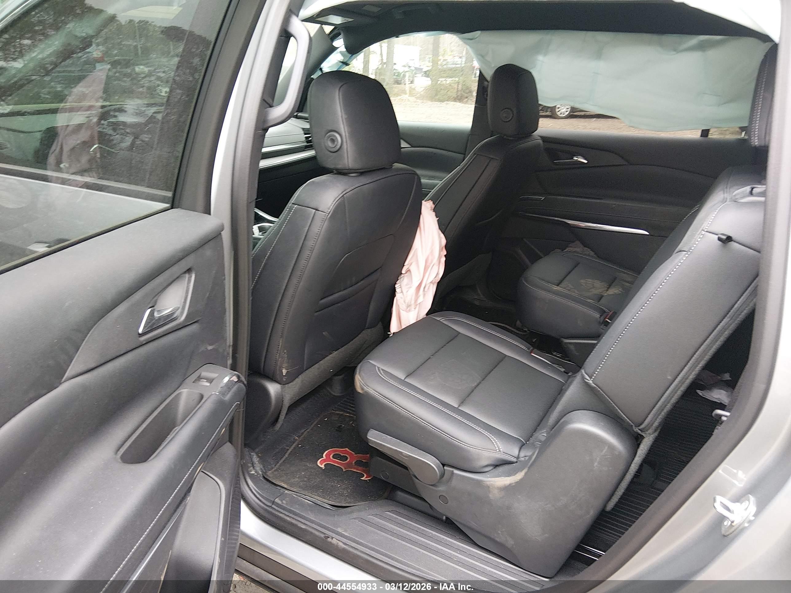CHEVROLET TRAVERSE image 8
