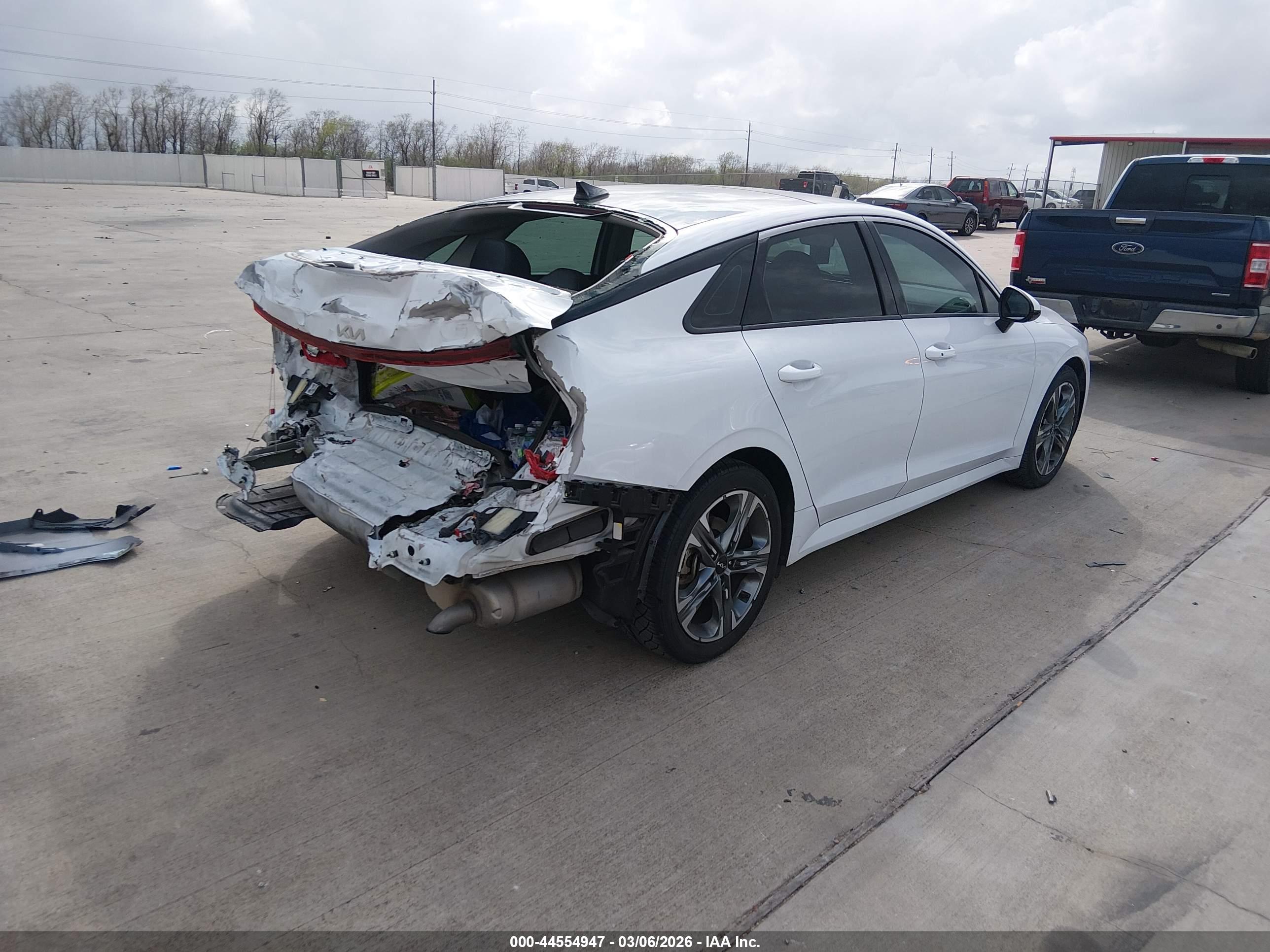 KIA K5 image 4