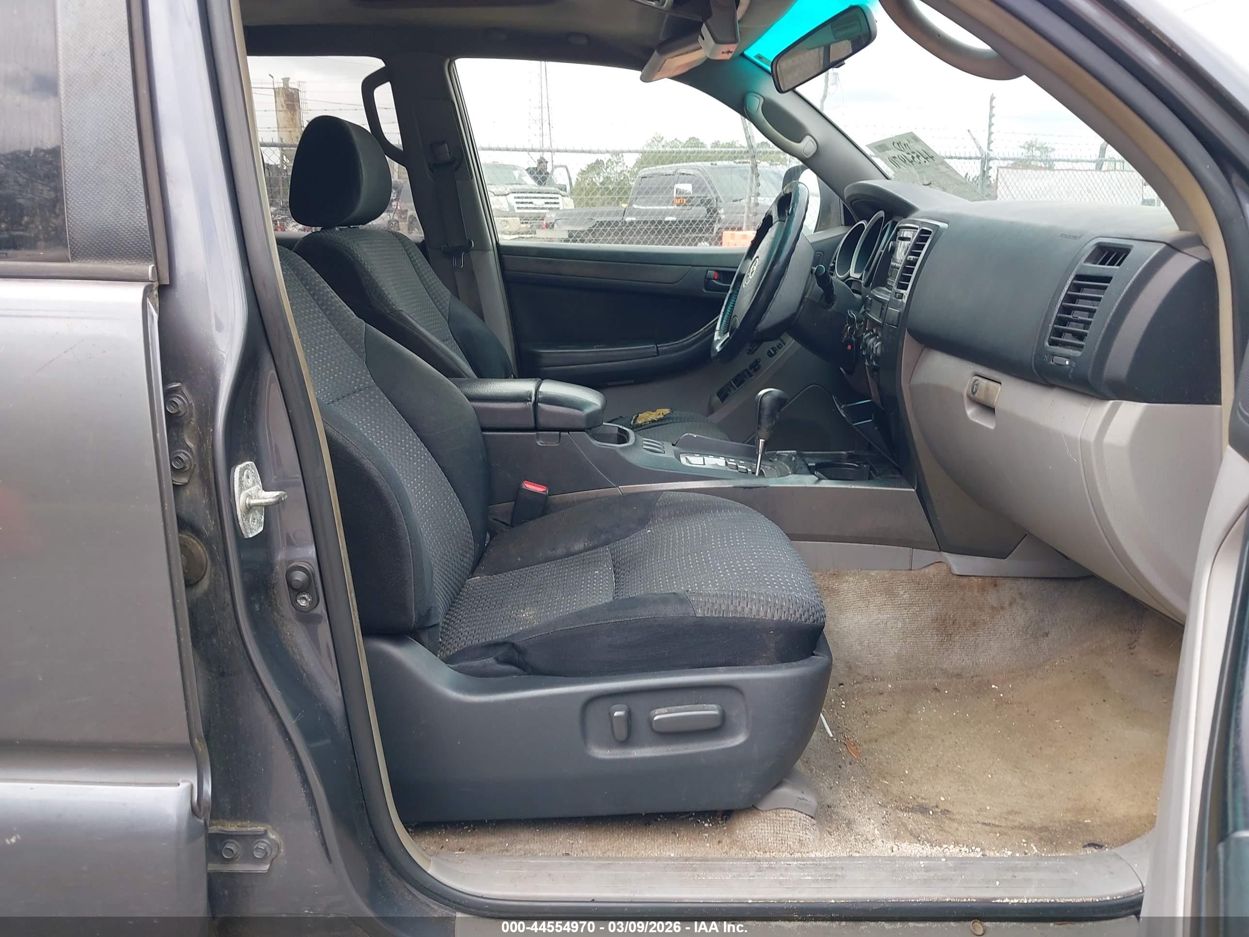 TOYOTA 4RUNNER image 5