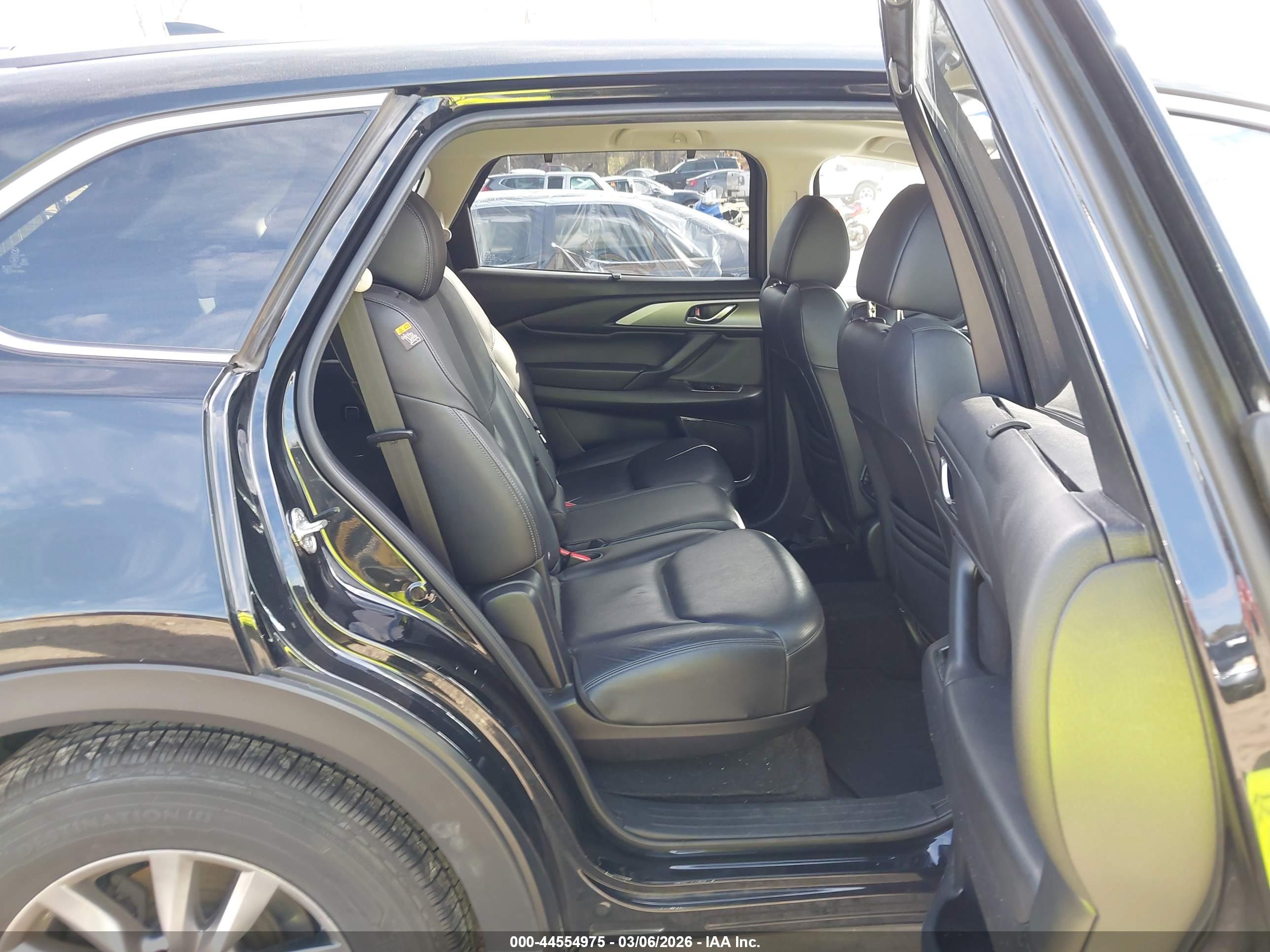 MAZDA CX-9 image 8