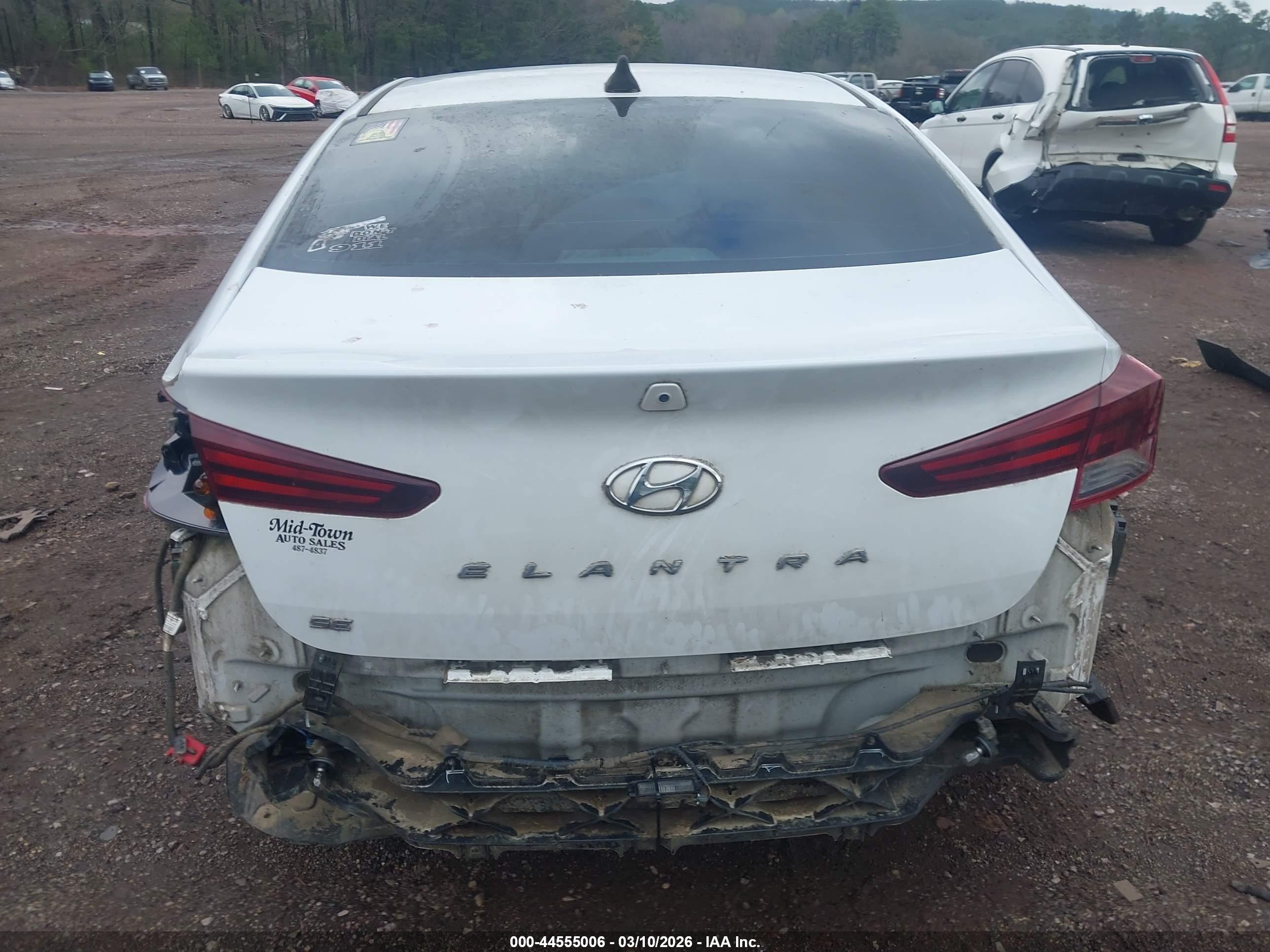 HYUNDAI ELANTRA image 6