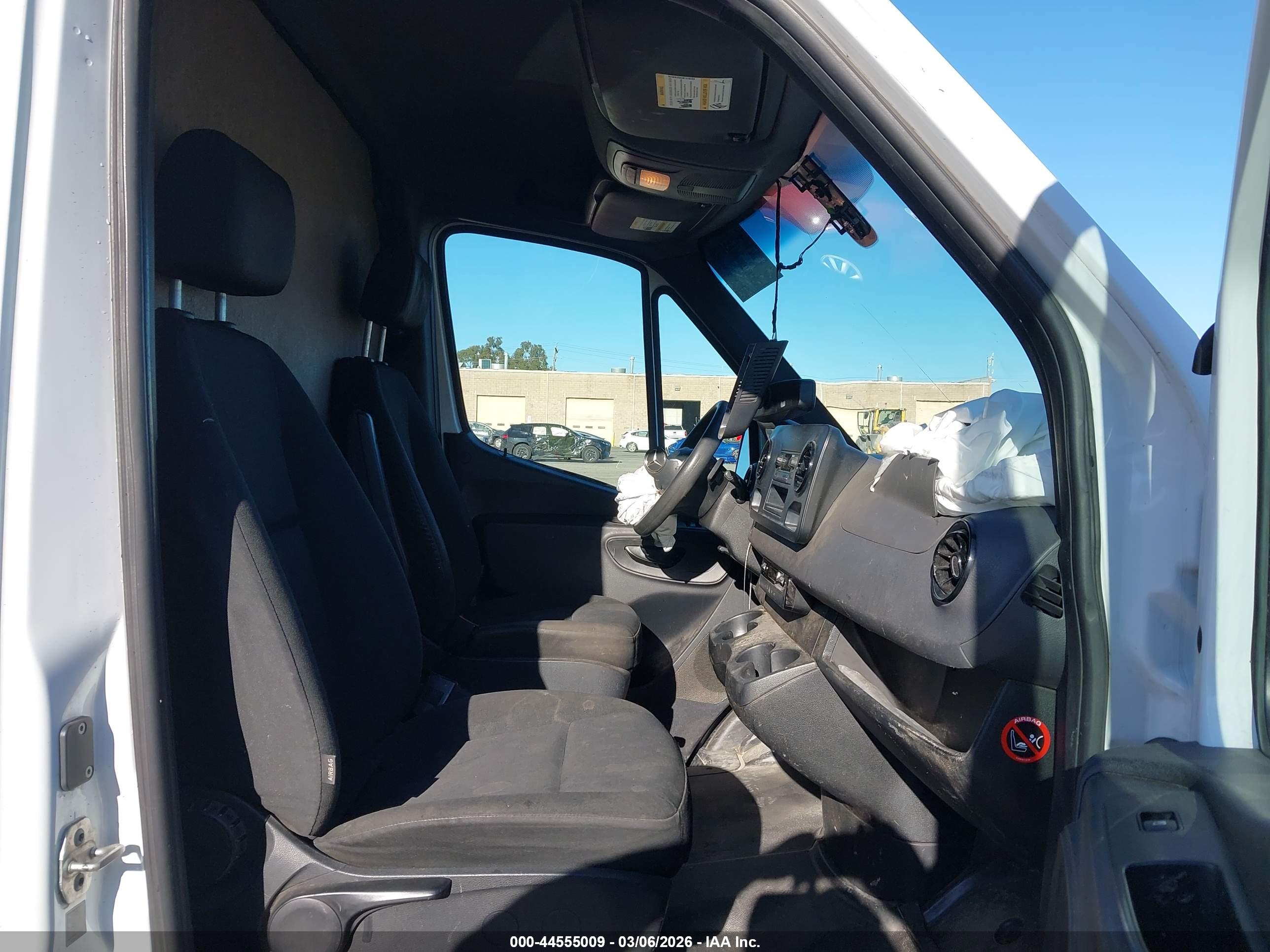 MERCEDES-BENZ SPRINTER image 5