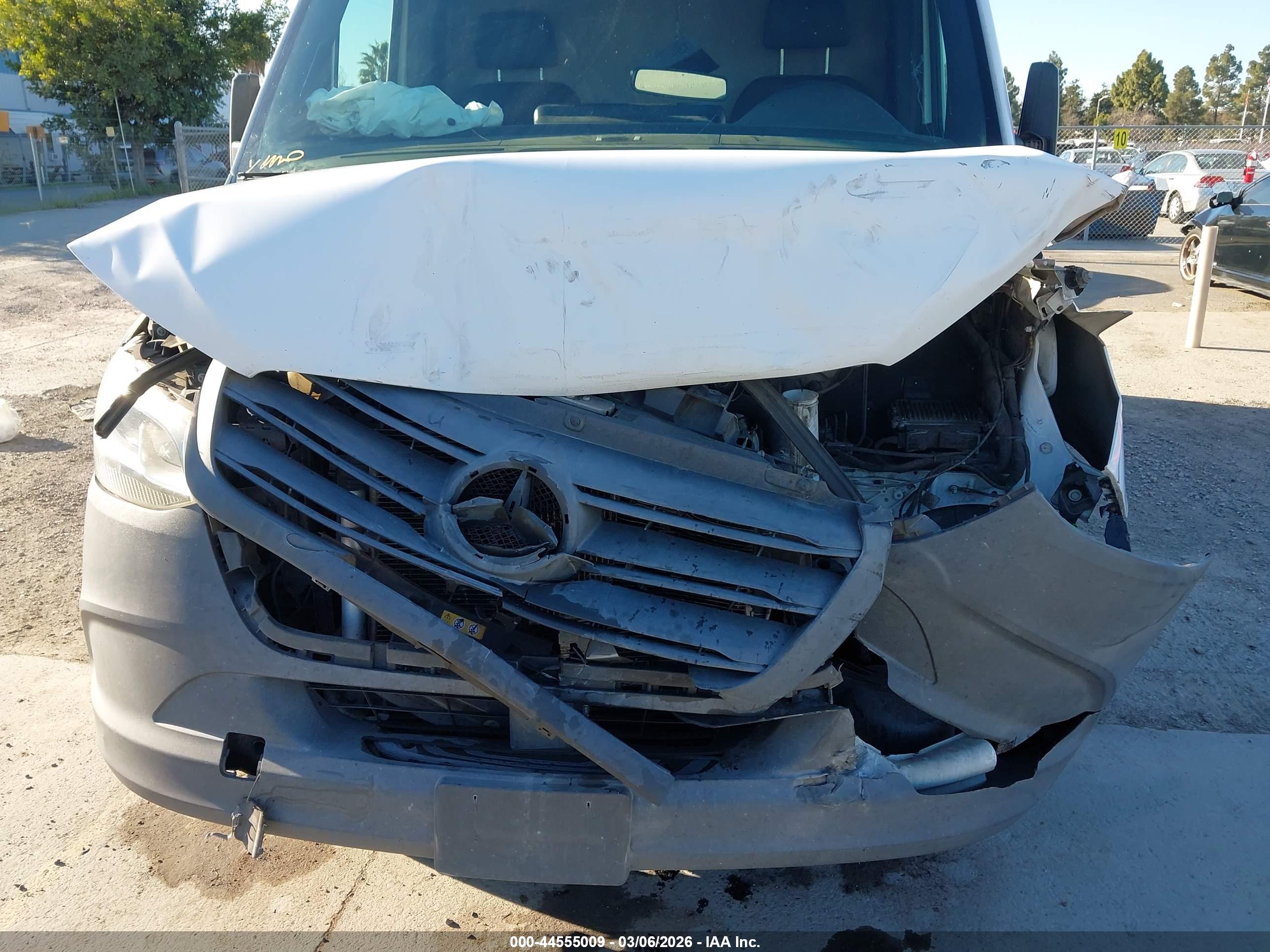 MERCEDES-BENZ SPRINTER image 6