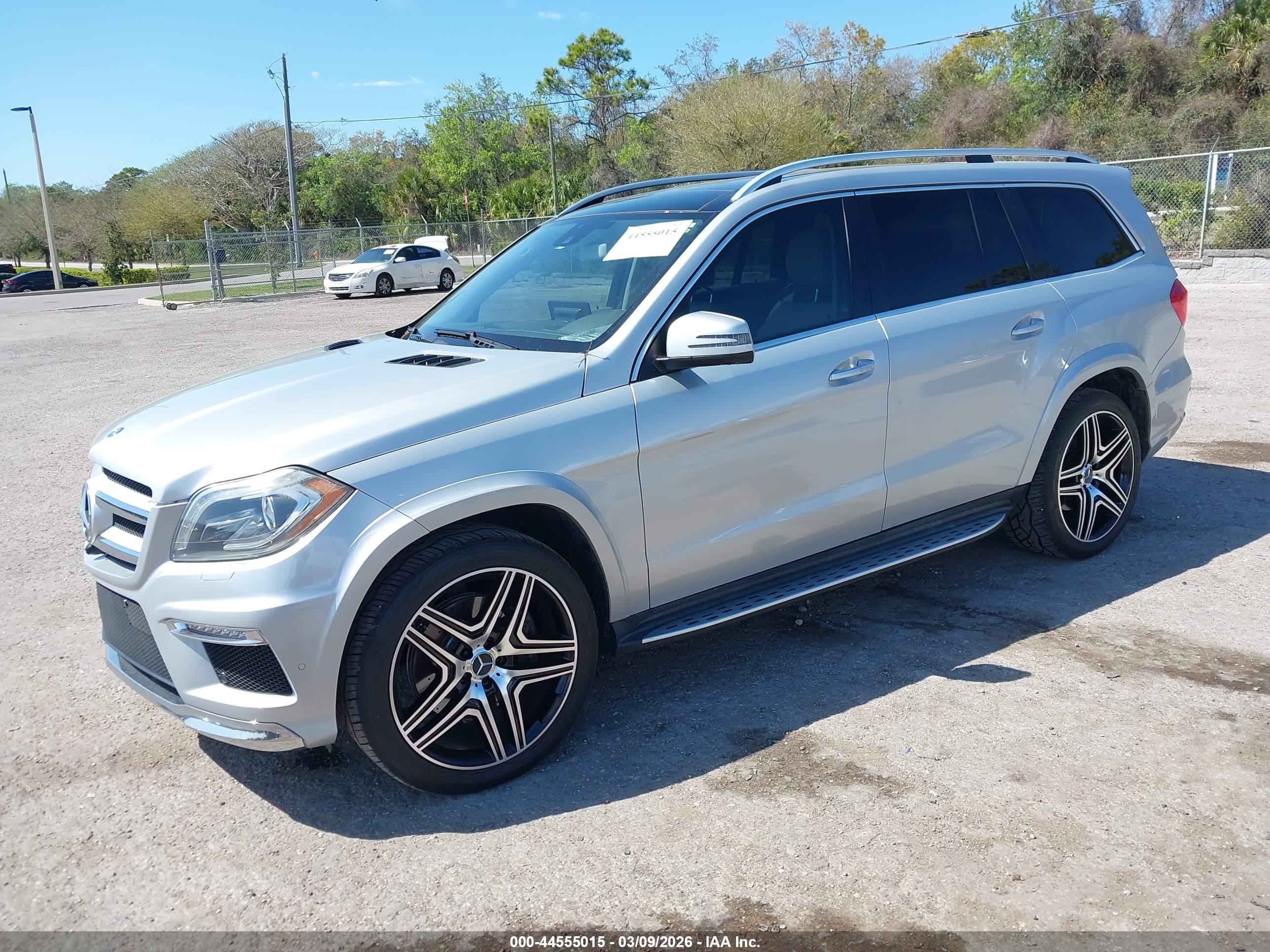 MERCEDES-BENZ GL image 2
