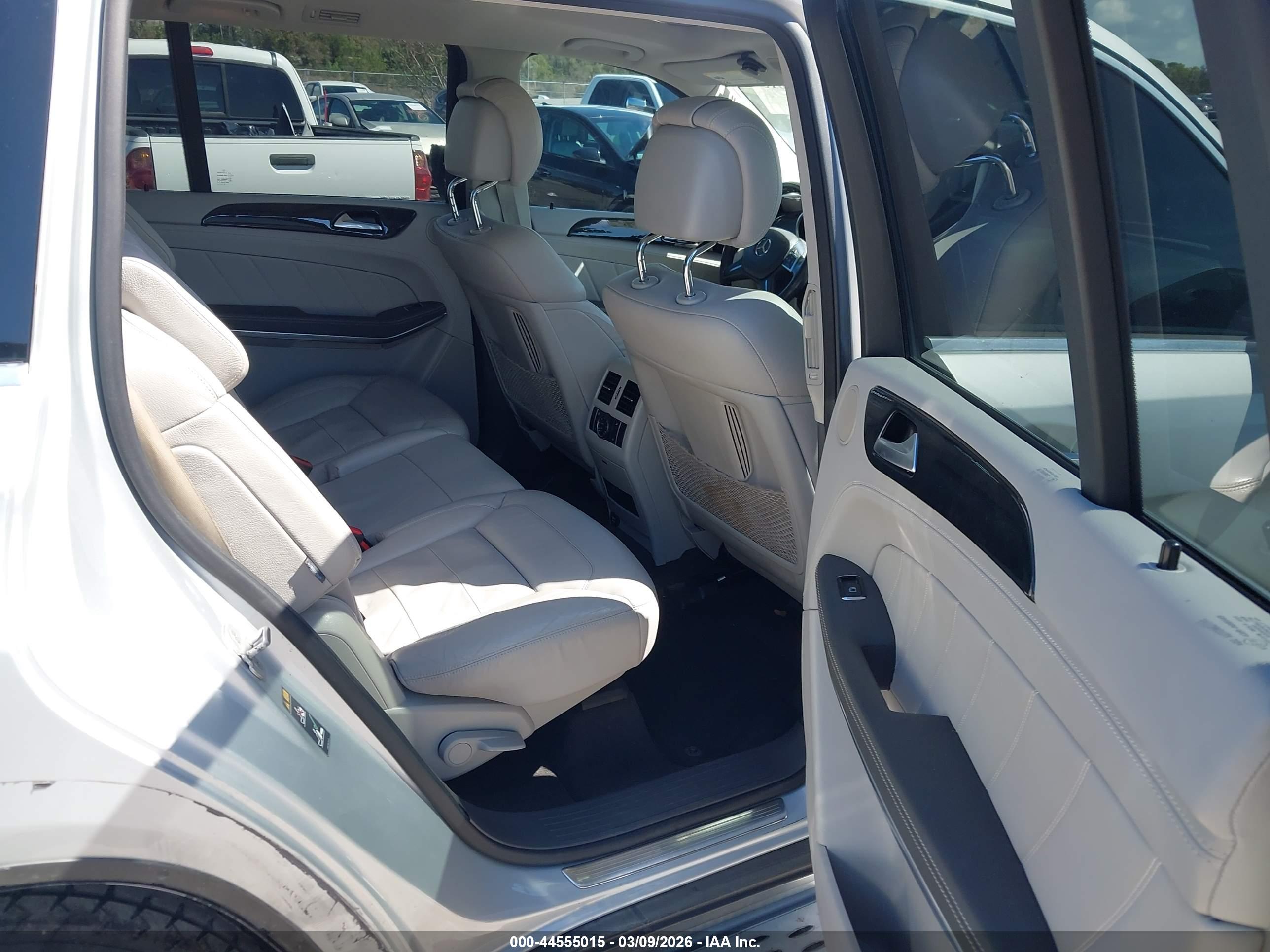 MERCEDES-BENZ GL image 8