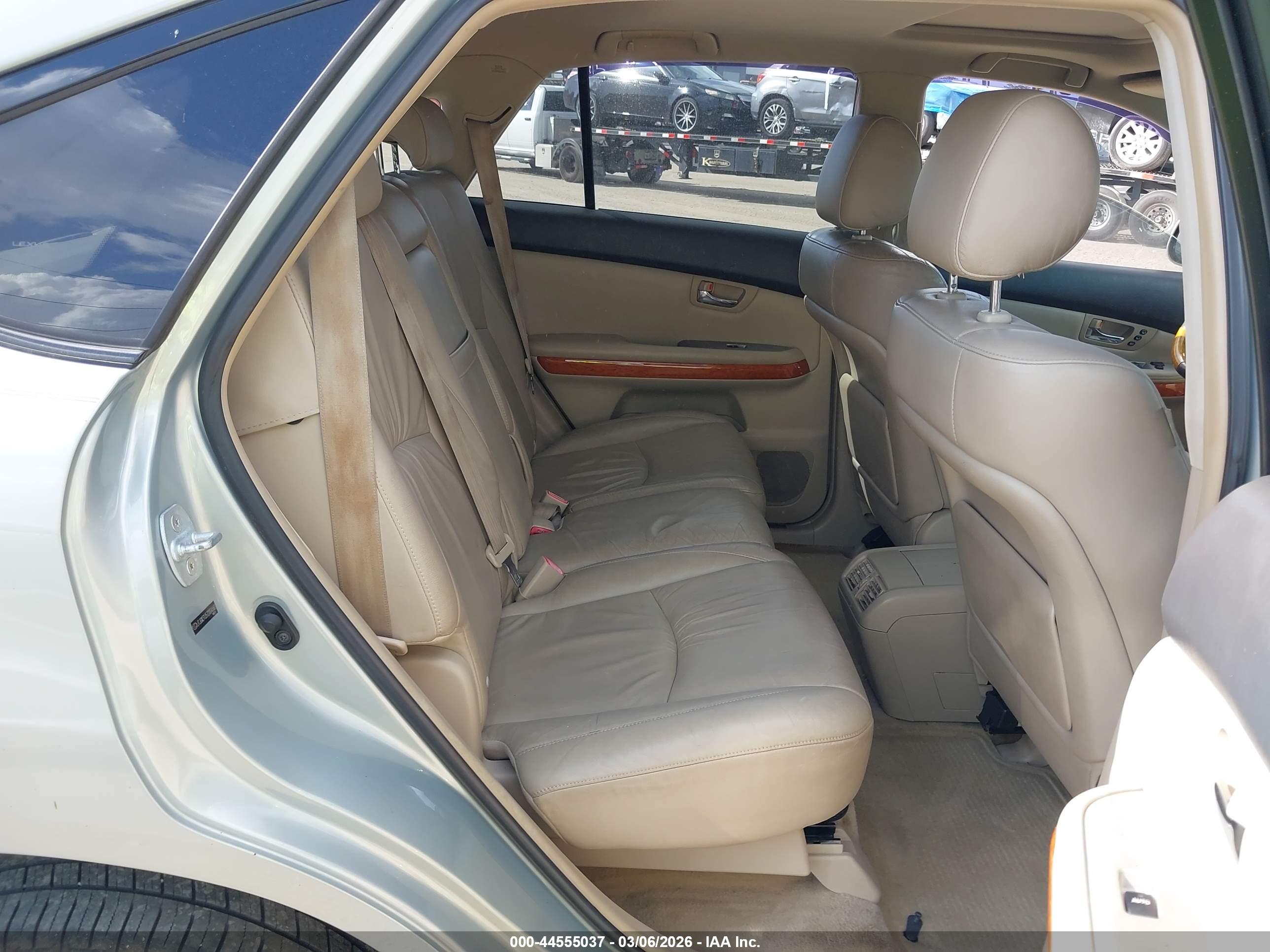 LEXUS RX image 8