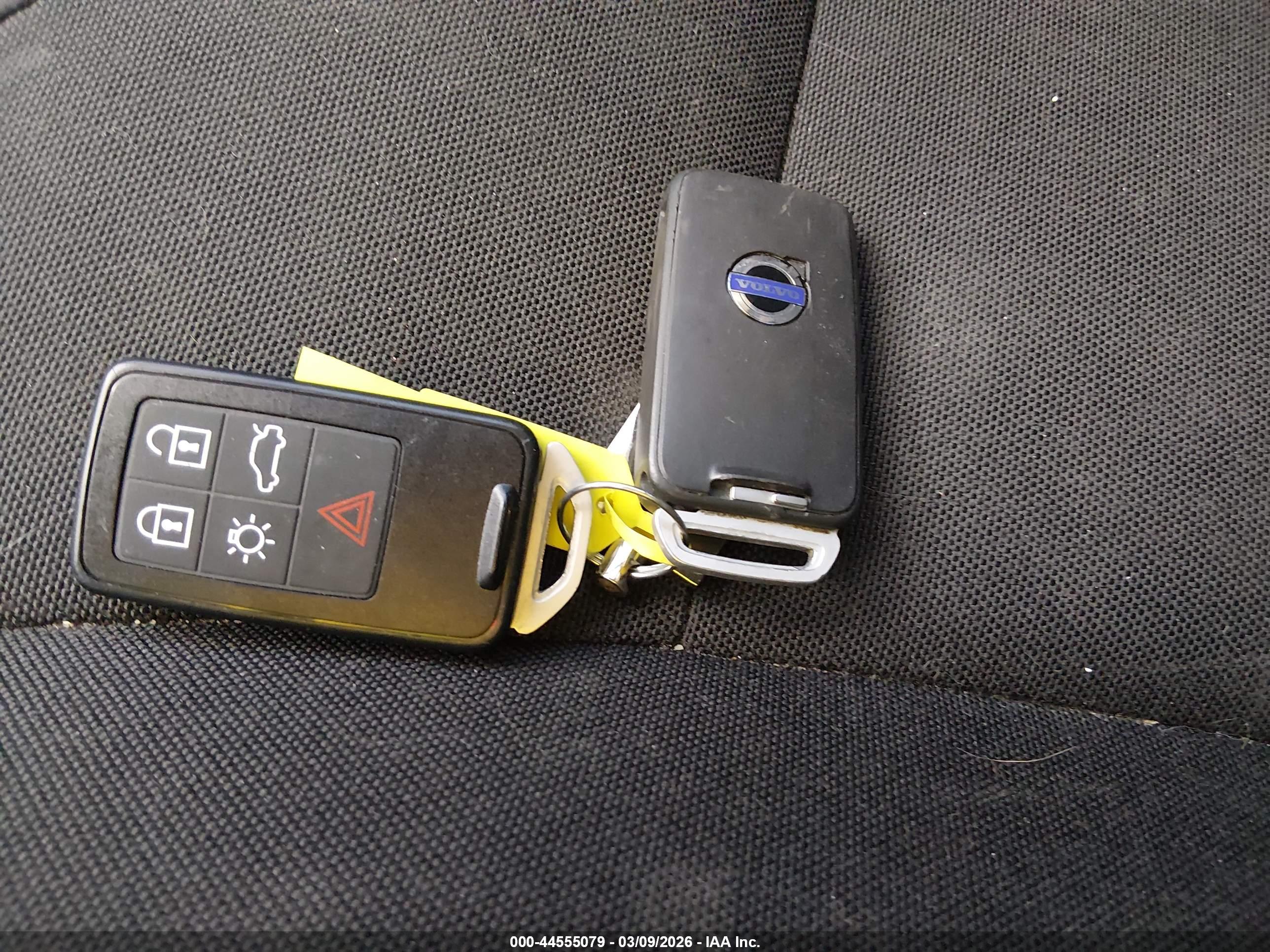 VOLVO XC60 image 11