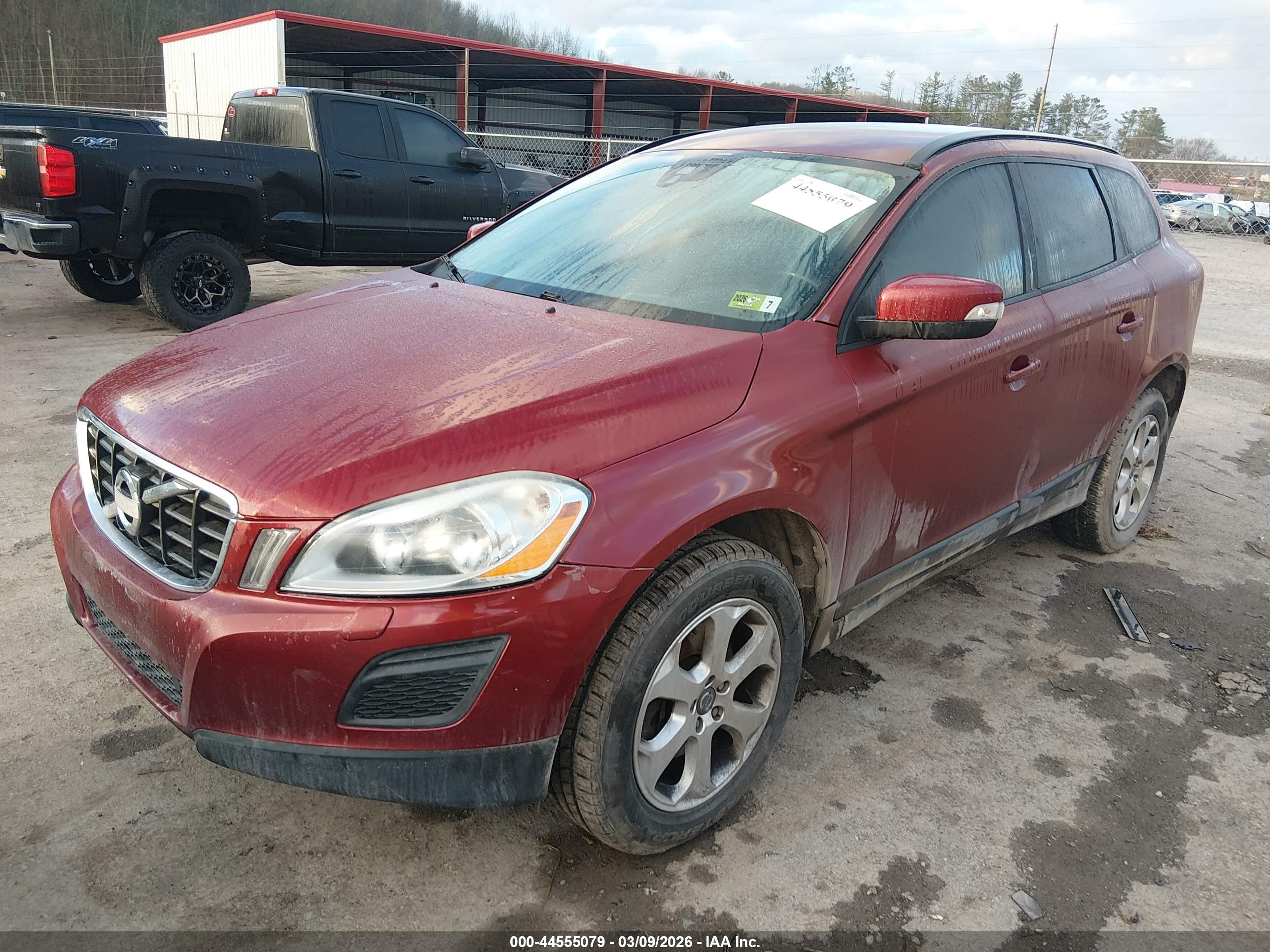 VOLVO XC60 image 2