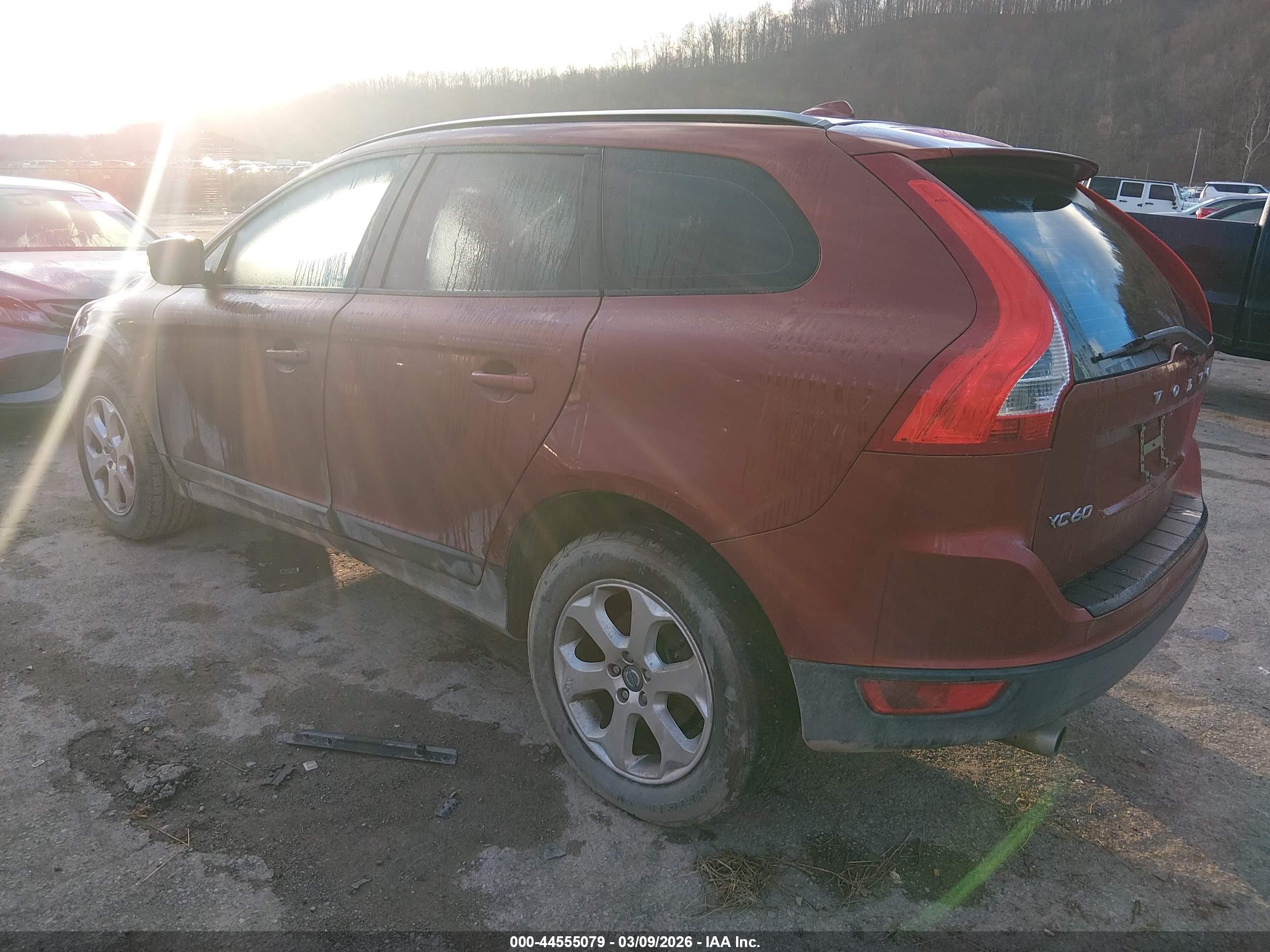 VOLVO XC60 image 3