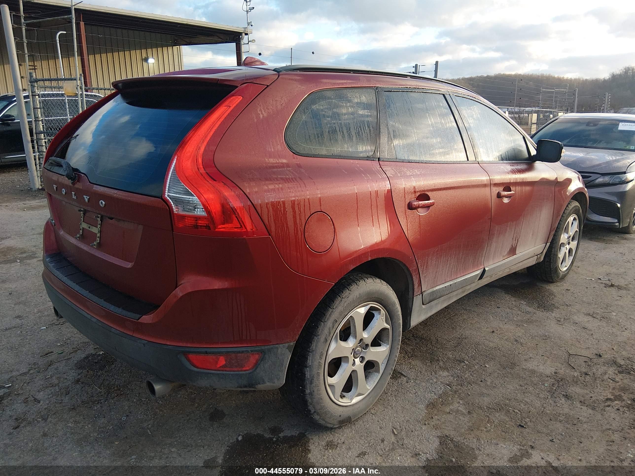 VOLVO XC60 image 4