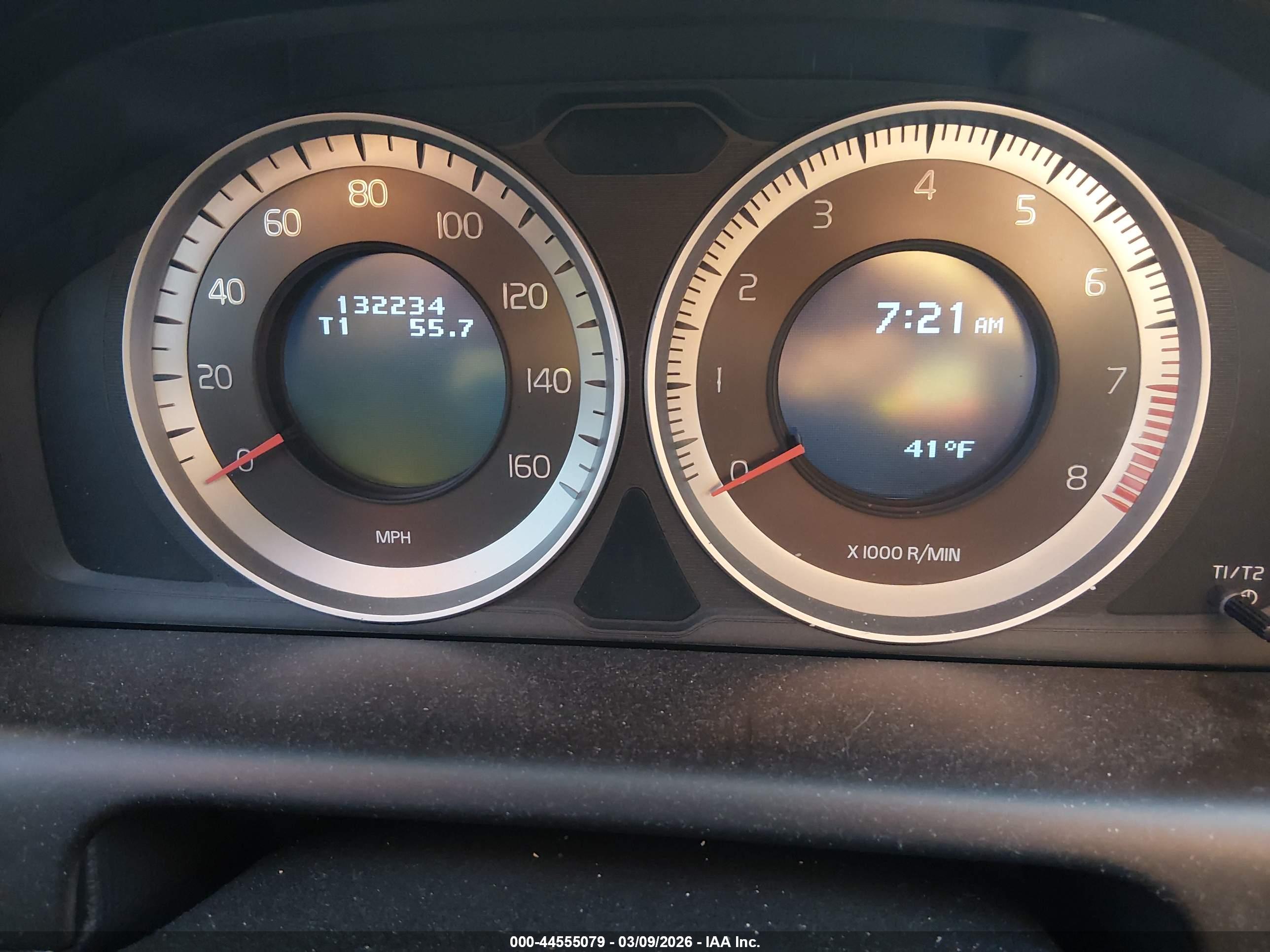 VOLVO XC60 image 7