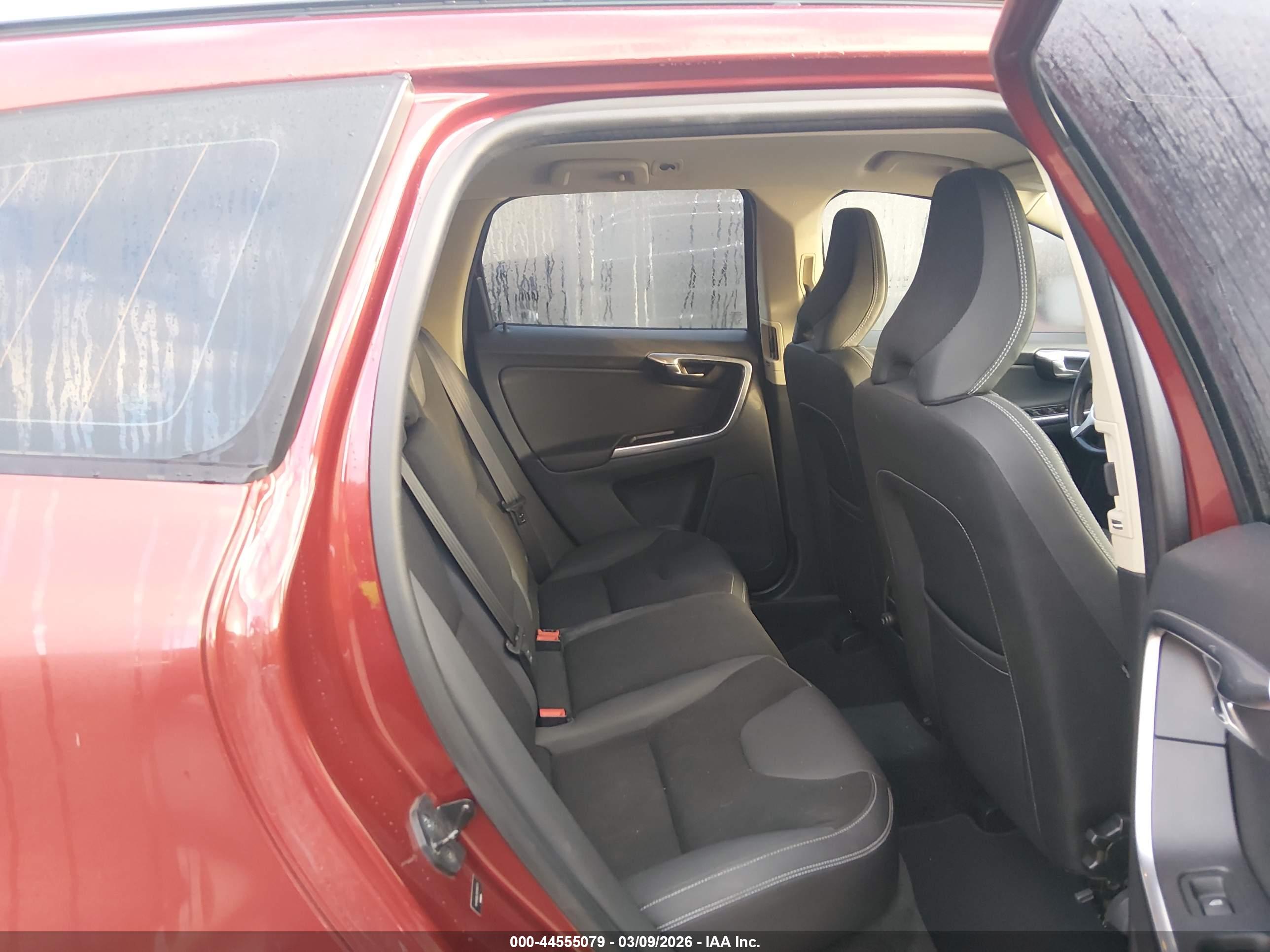 VOLVO XC60 image 8