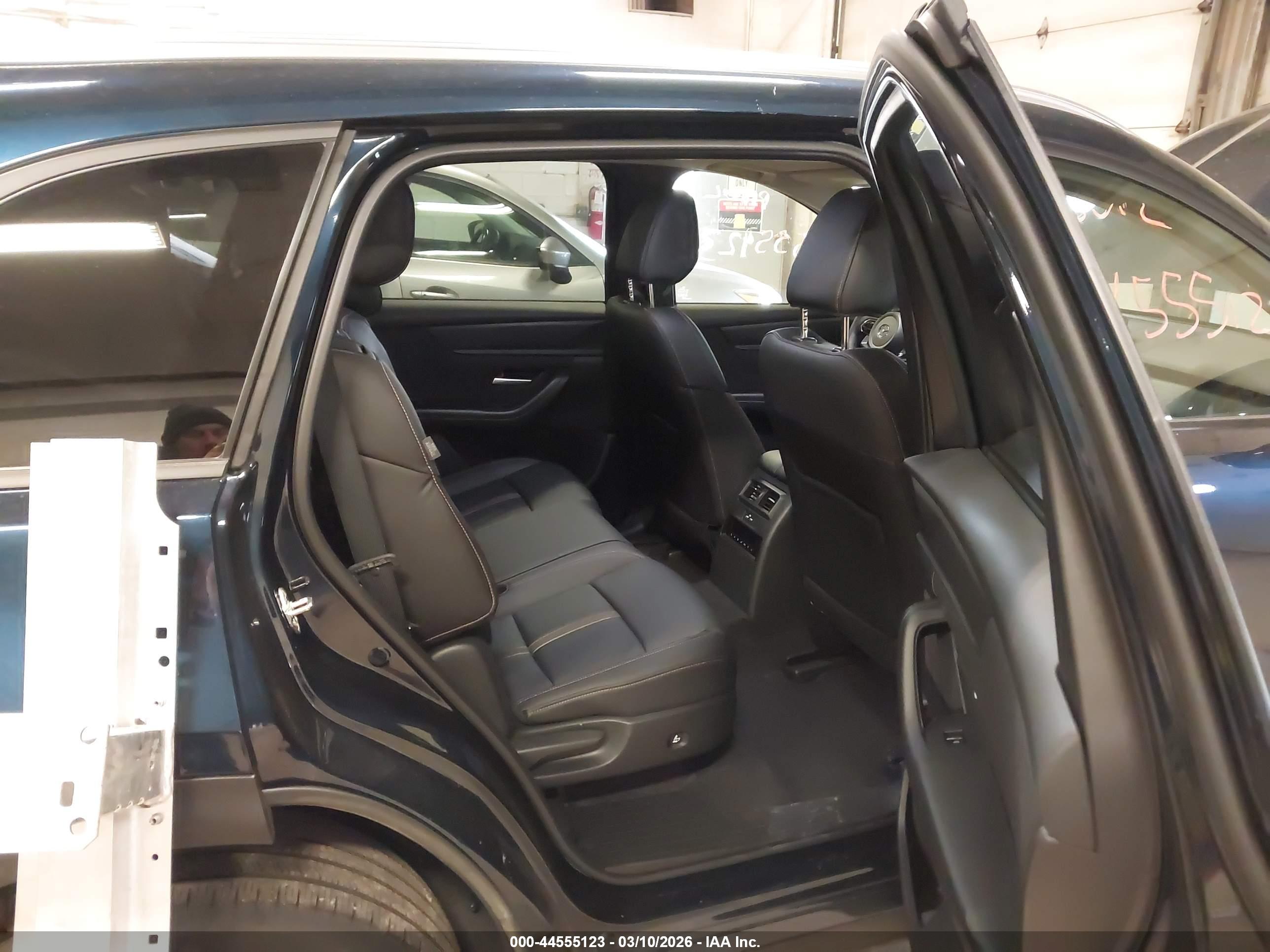 MAZDA CX-90 image 8