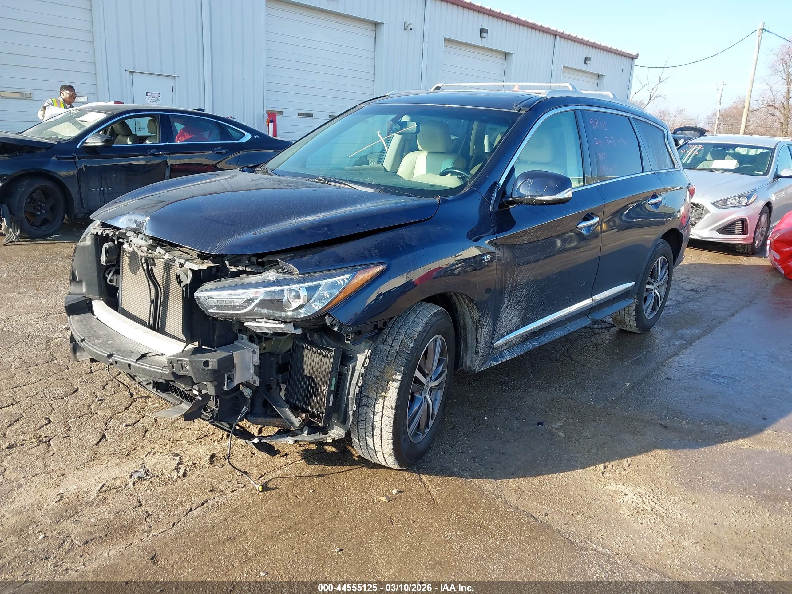 INFINITI QX60 image 2
