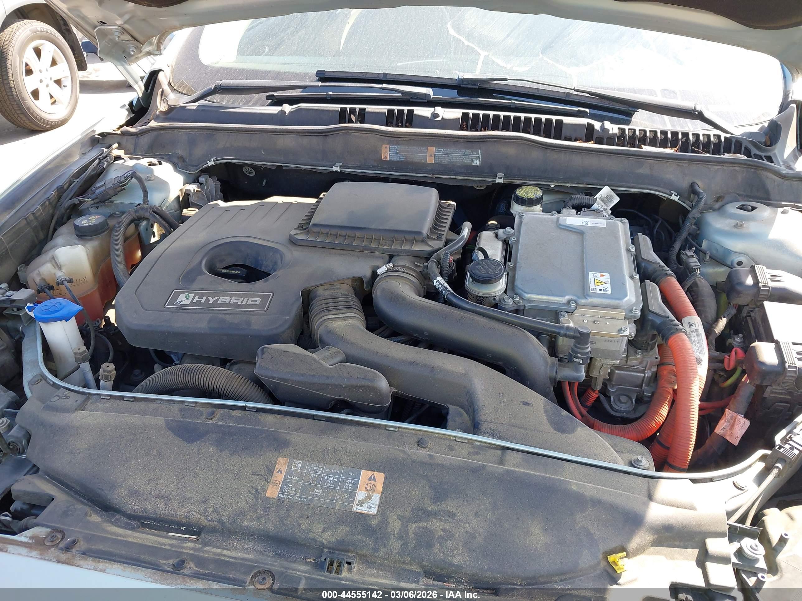 FORD FUSION image 10