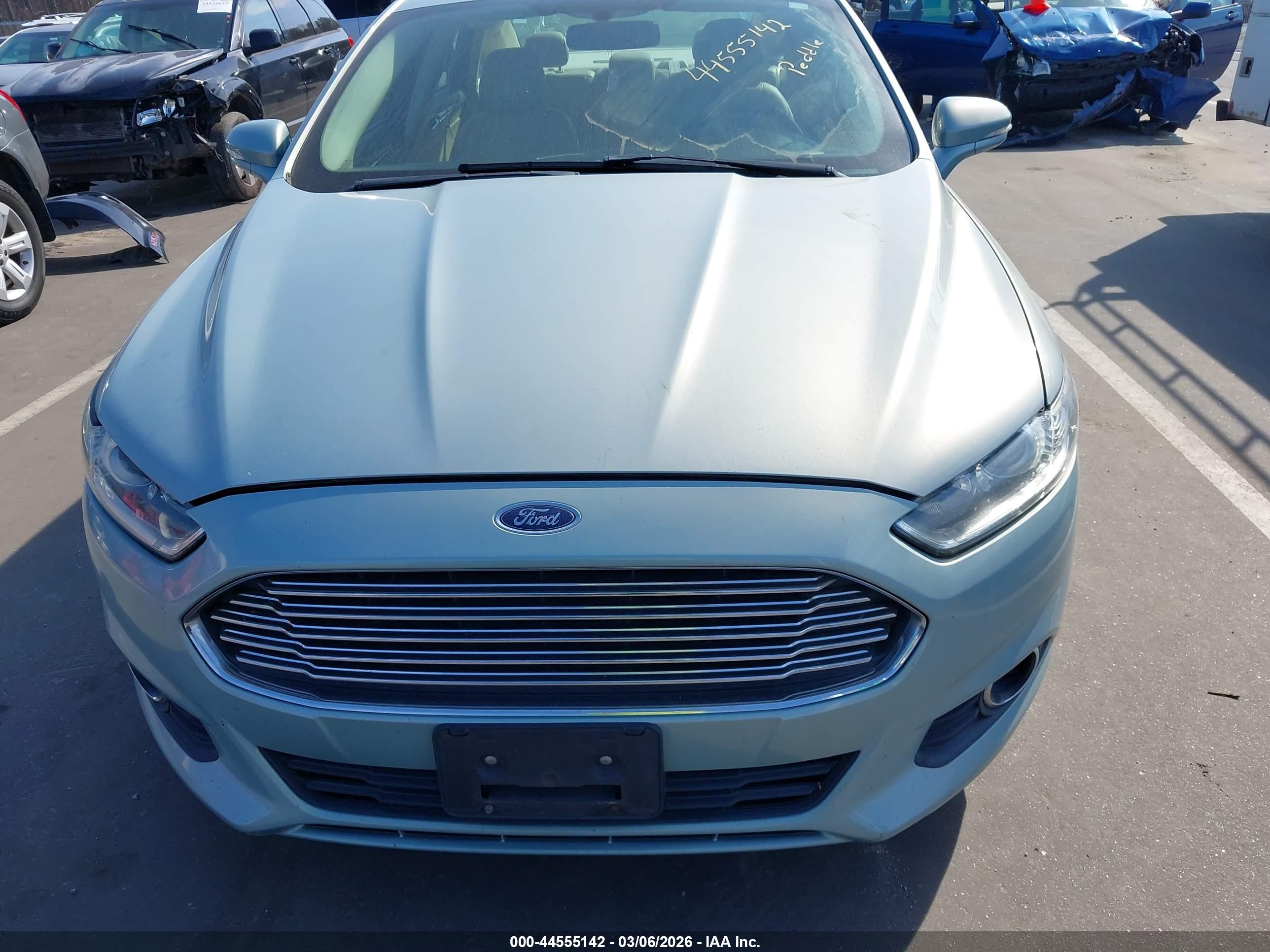 FORD FUSION image 6