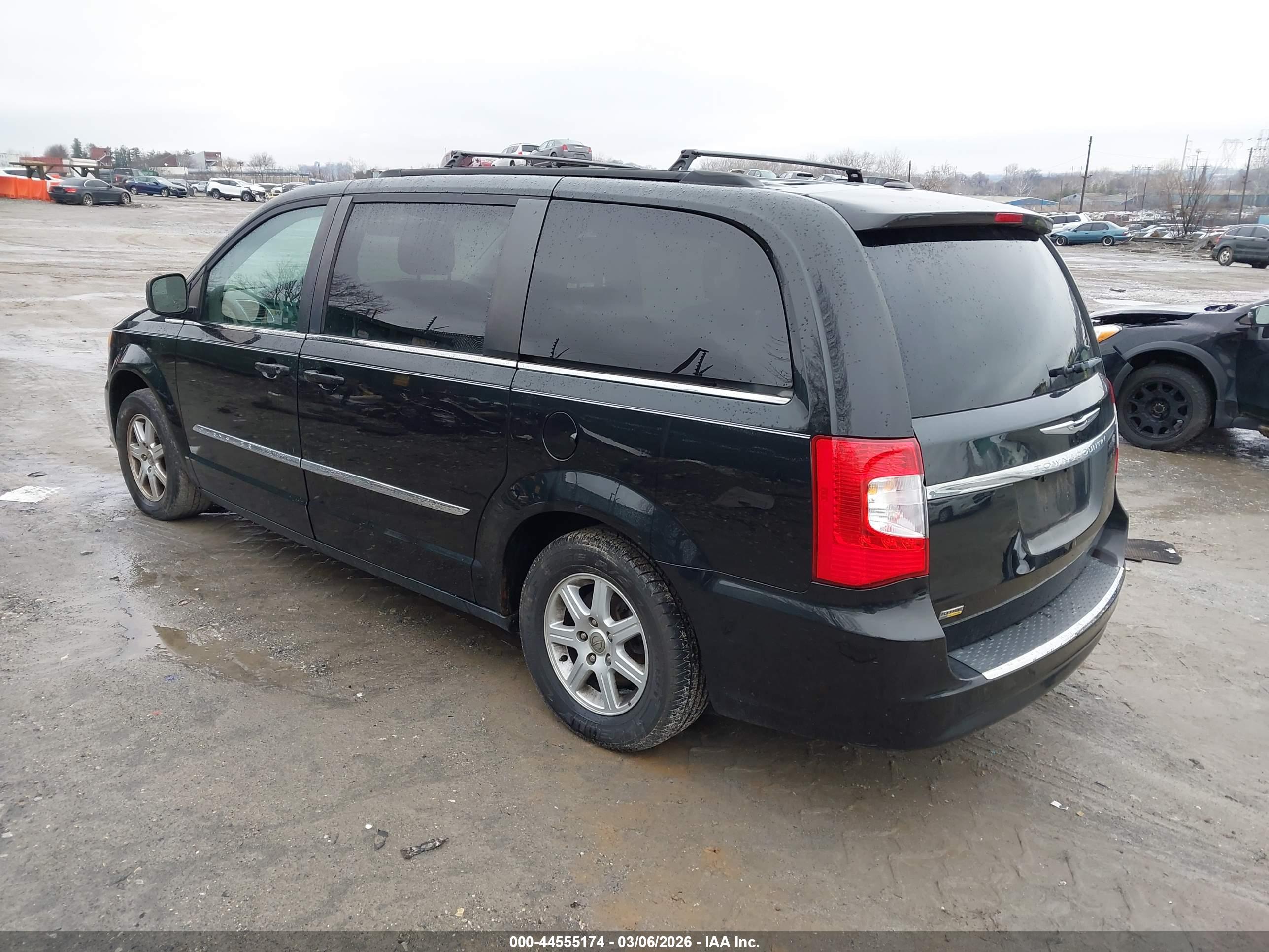 CHRYSLER TOWN image 3