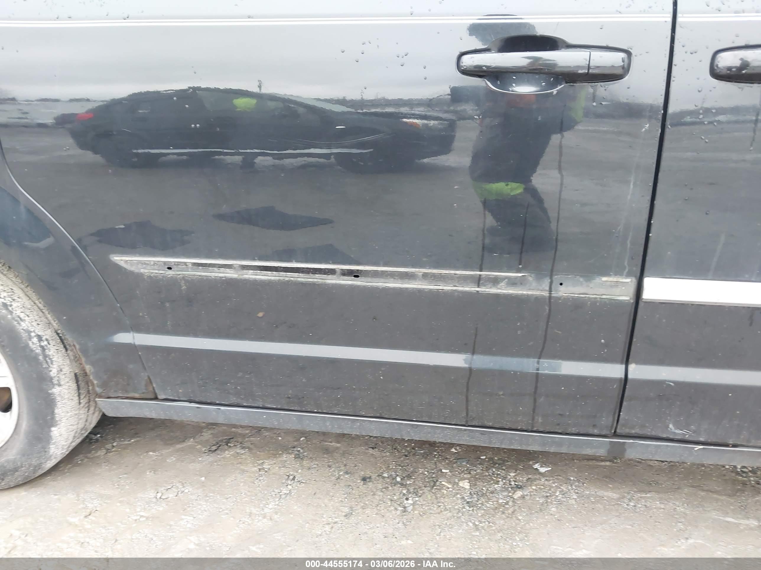 CHRYSLER TOWN image 6
