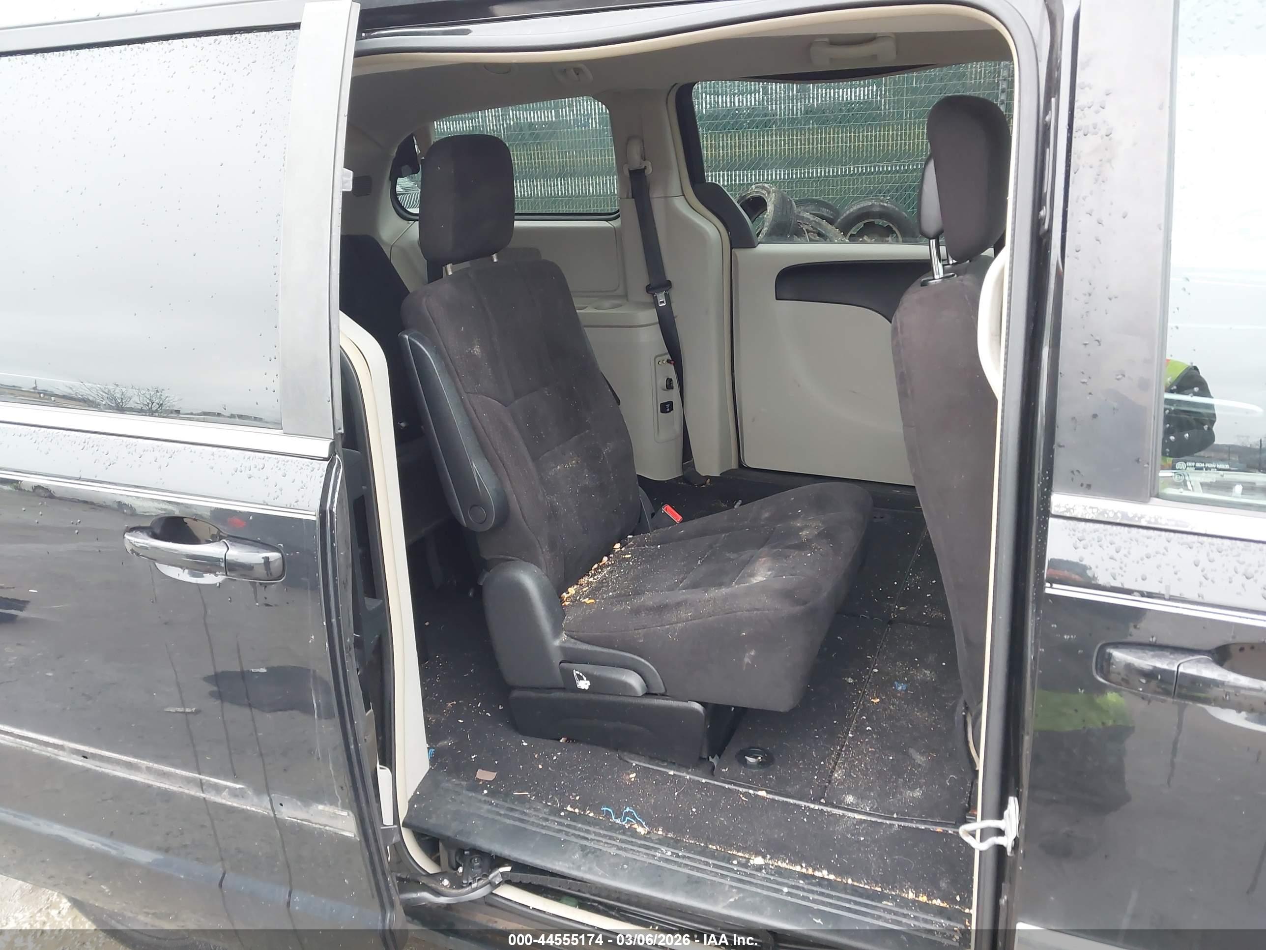 CHRYSLER TOWN image 8