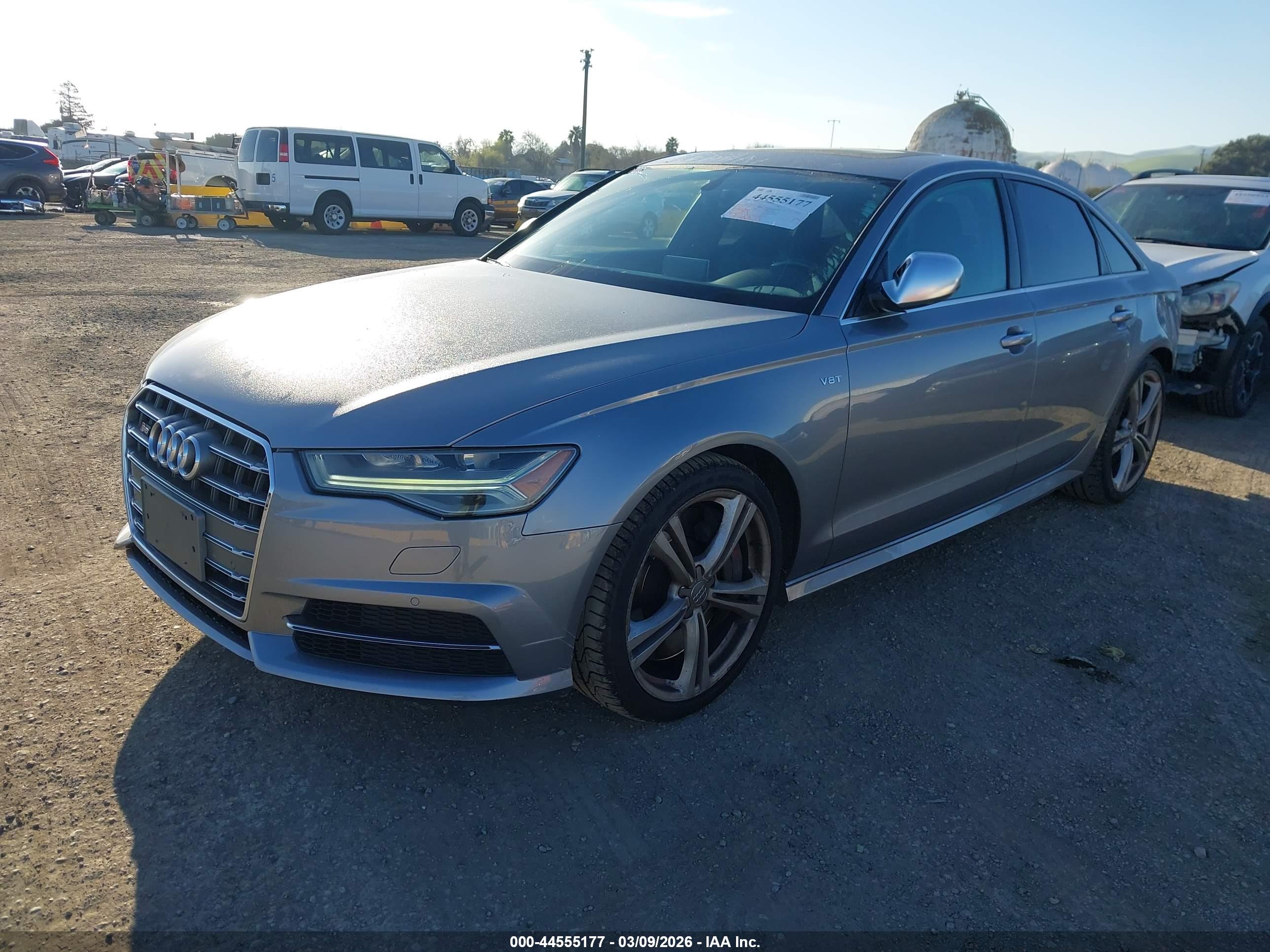 AUDI S6 image 2
