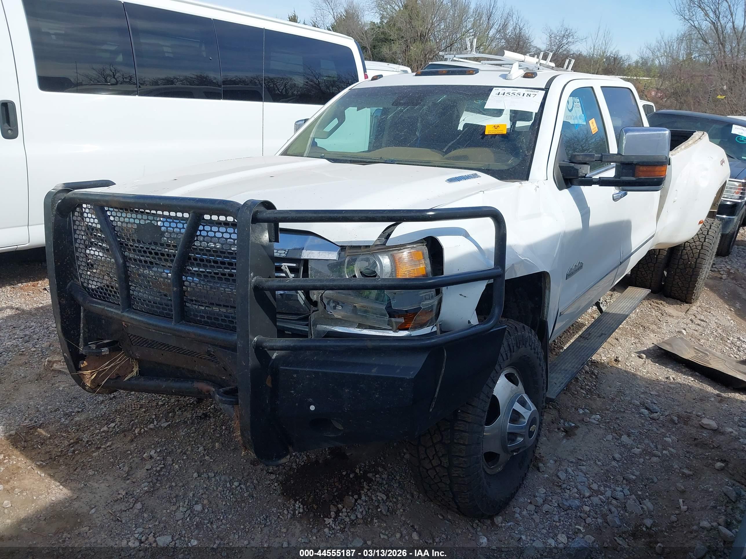 CHEVROLET SILVERADO image 2