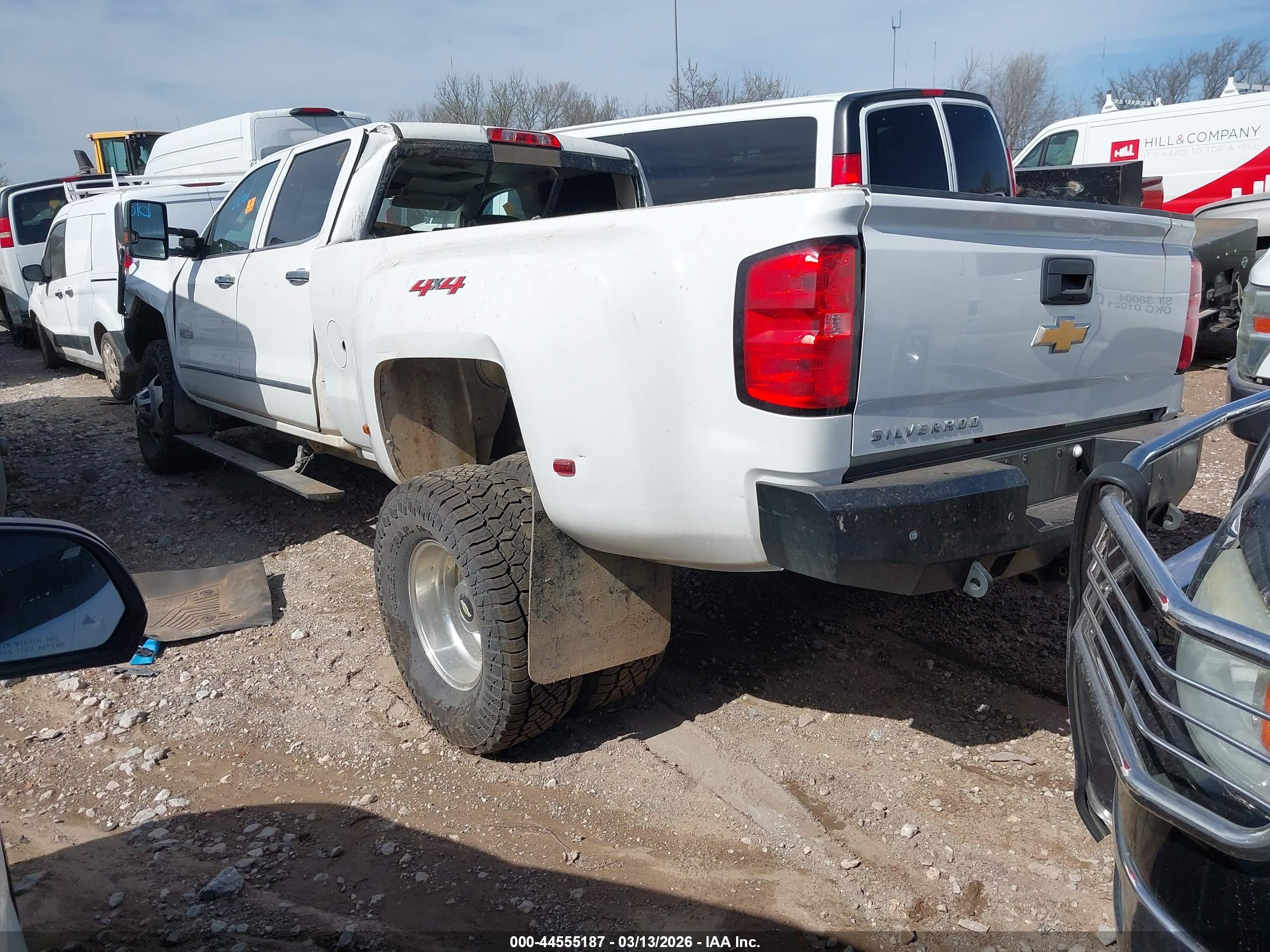 CHEVROLET SILVERADO image 3