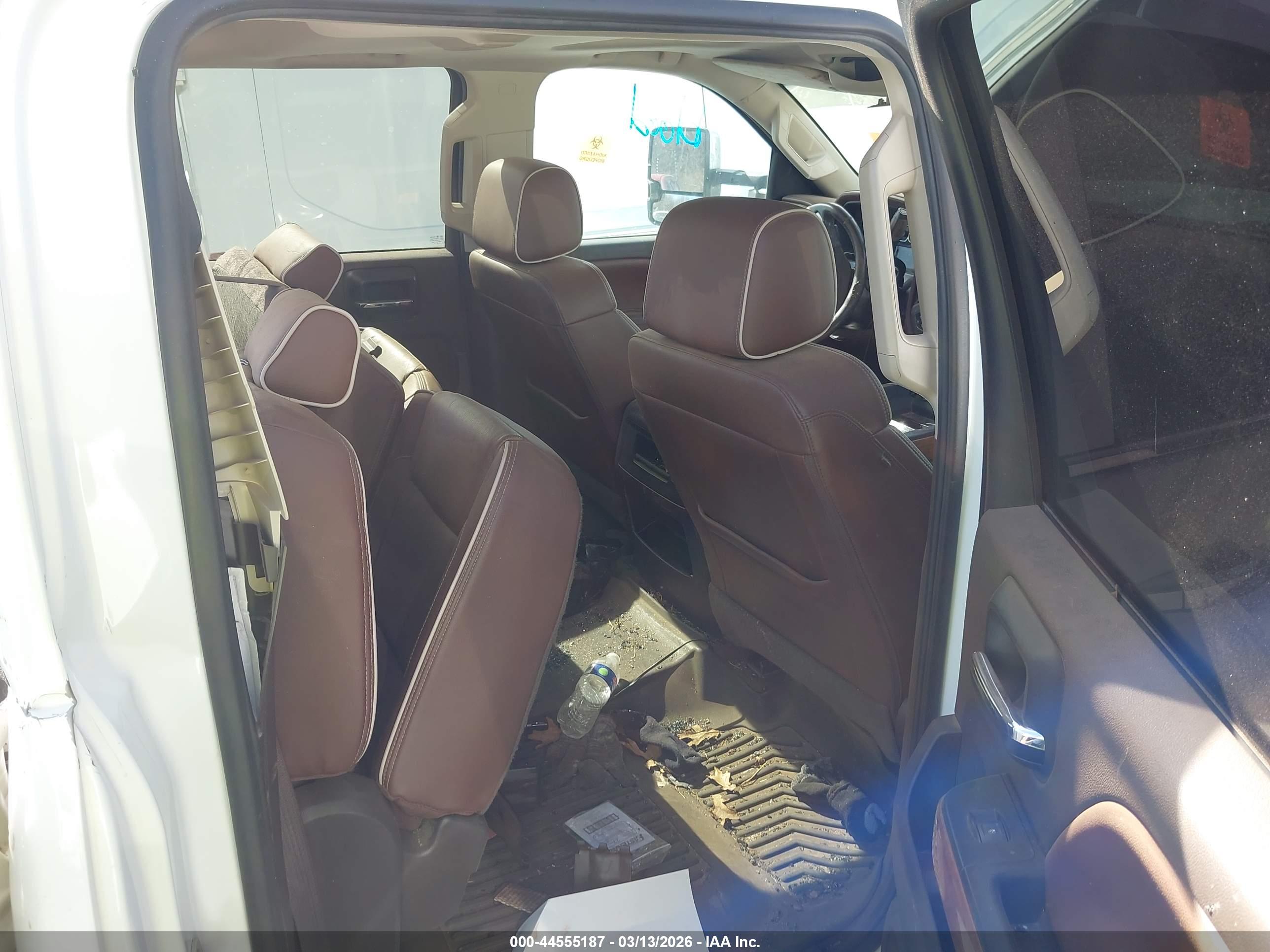 CHEVROLET SILVERADO image 8